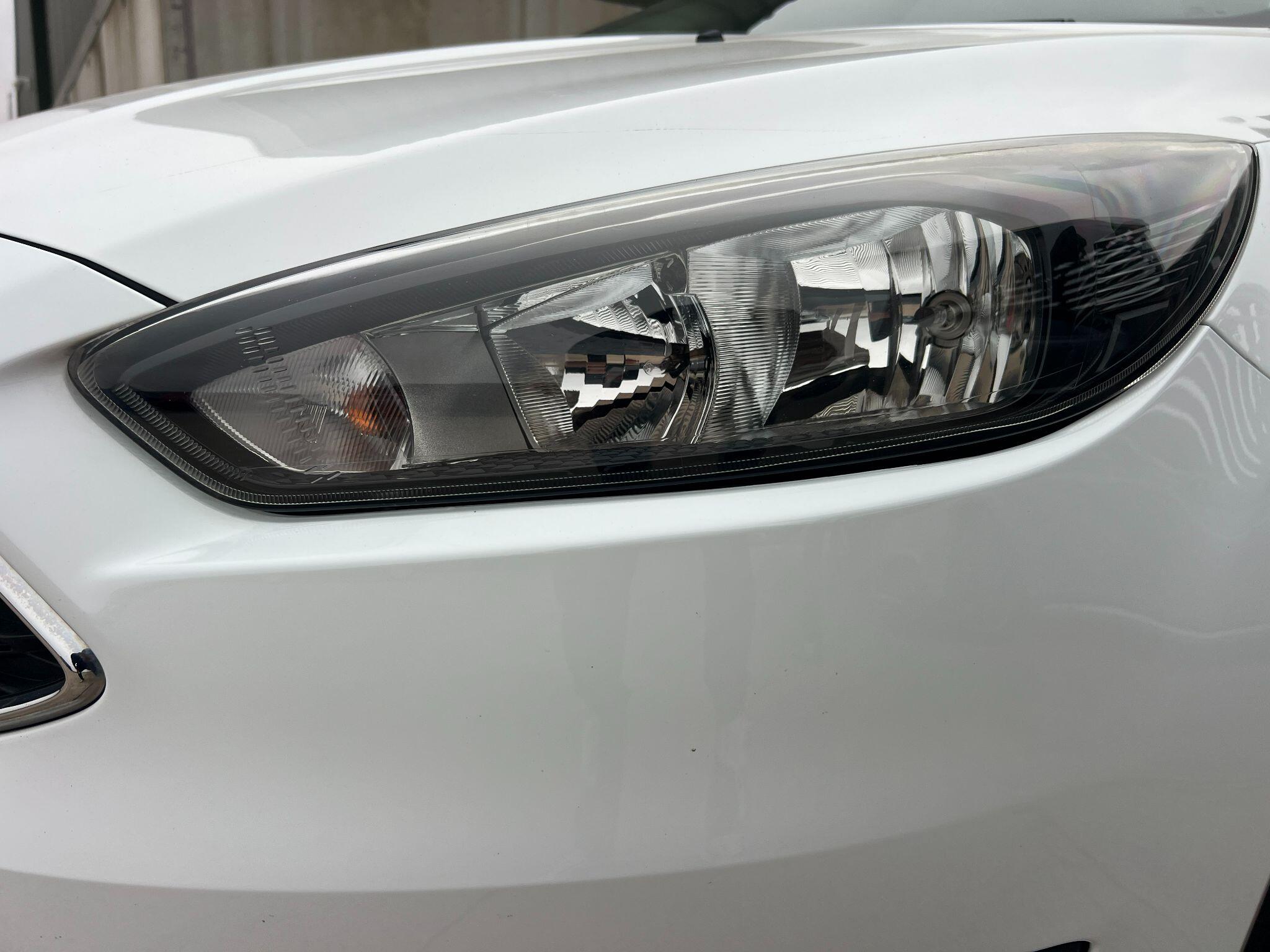 Ford Focus 1.6 TDCi Zetec Euro 5 (s/s) 5dr 5dr Manual 2015
