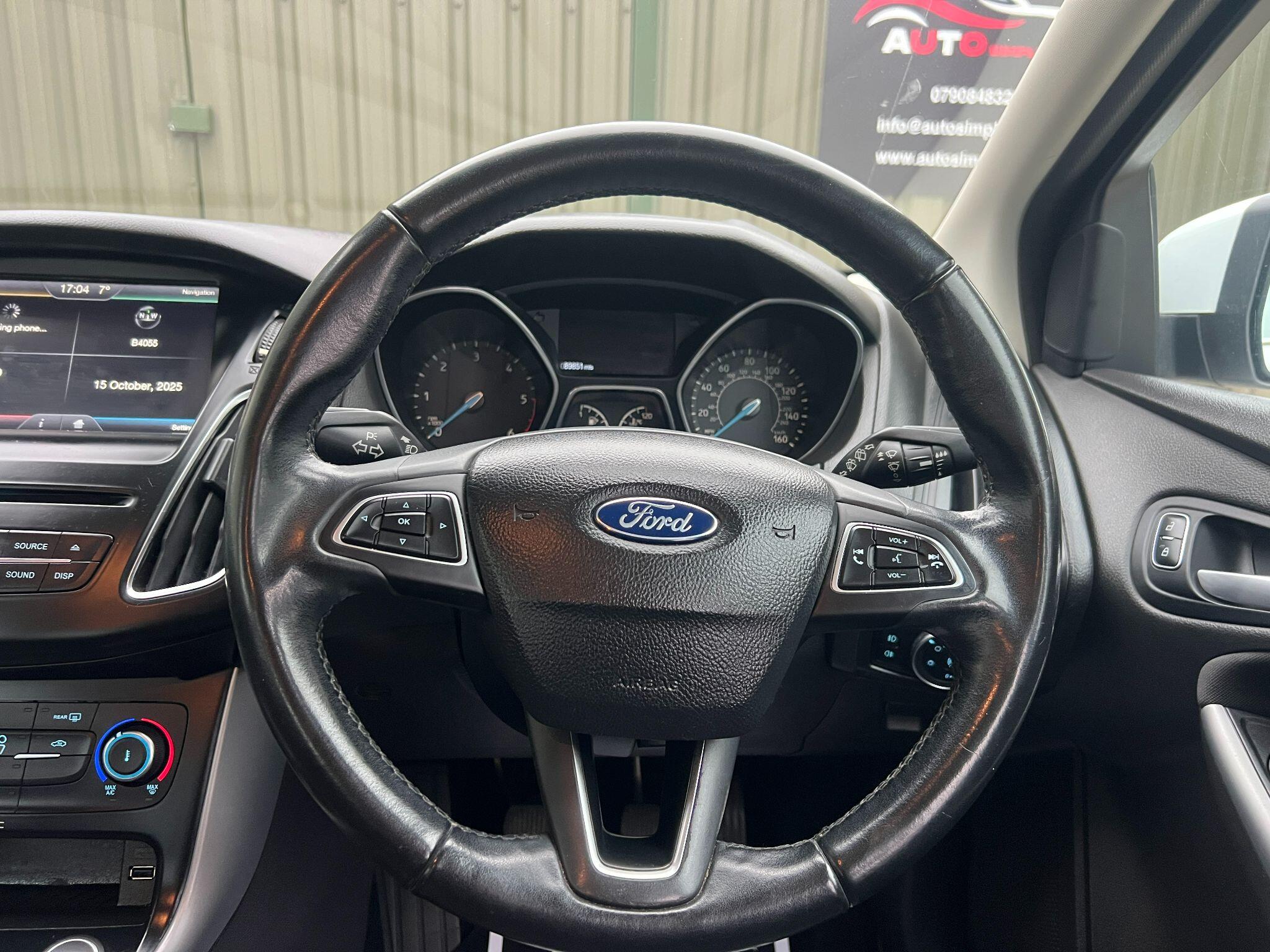 Ford Focus 1.6 TDCi Zetec Euro 5 (s/s) 5dr 5dr Manual 2015