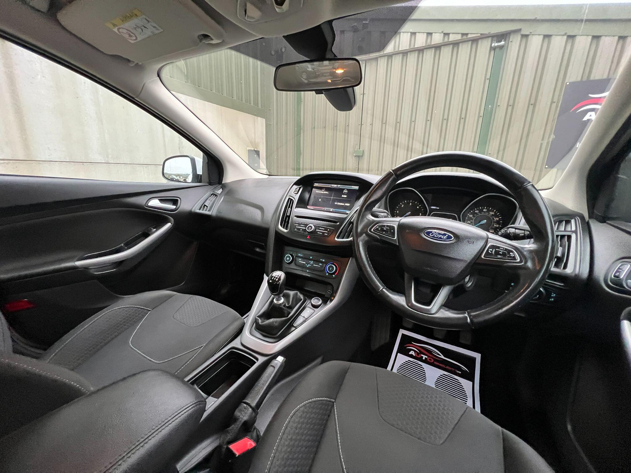 Ford Focus 1.6 TDCi Zetec Euro 5 (s/s) 5dr 5dr Manual 2015