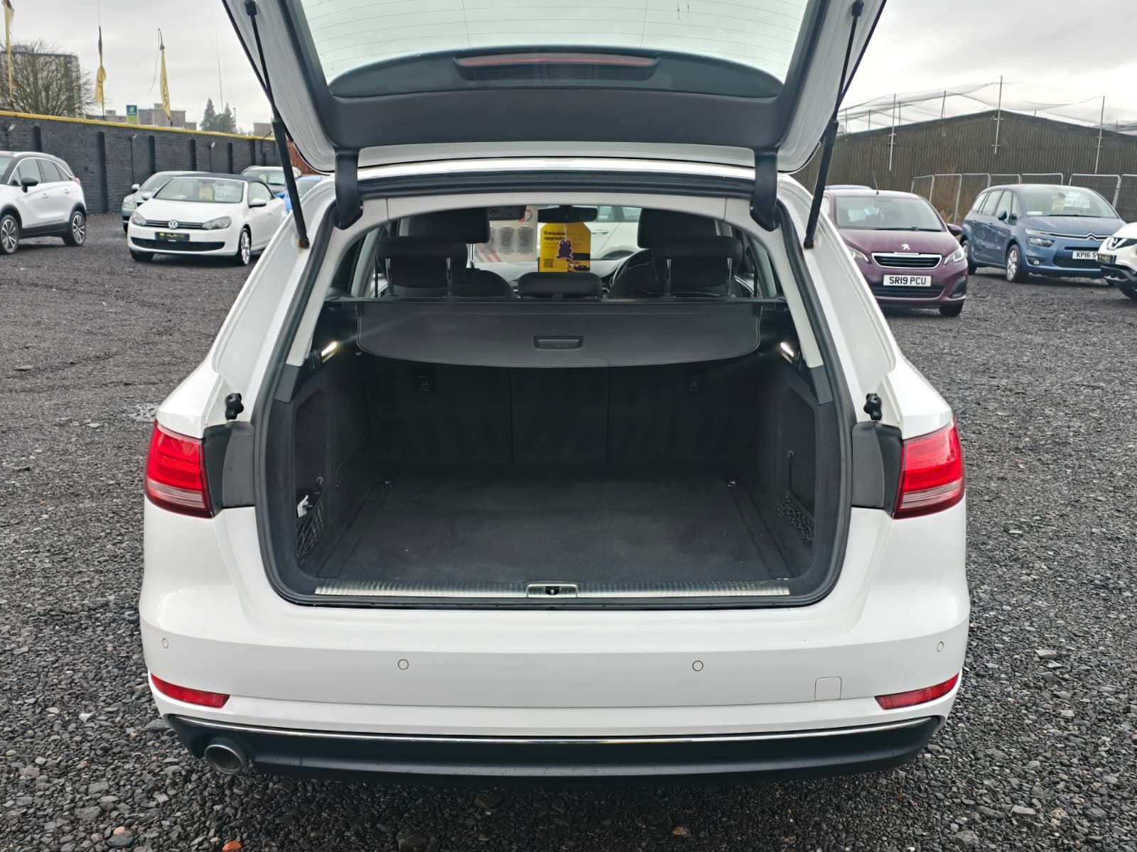 Audi A4 2.0L SE Ultra TDI Estate 5dr Diesel Manual Euro 6 (148 bhp) 5dr Manual 2025