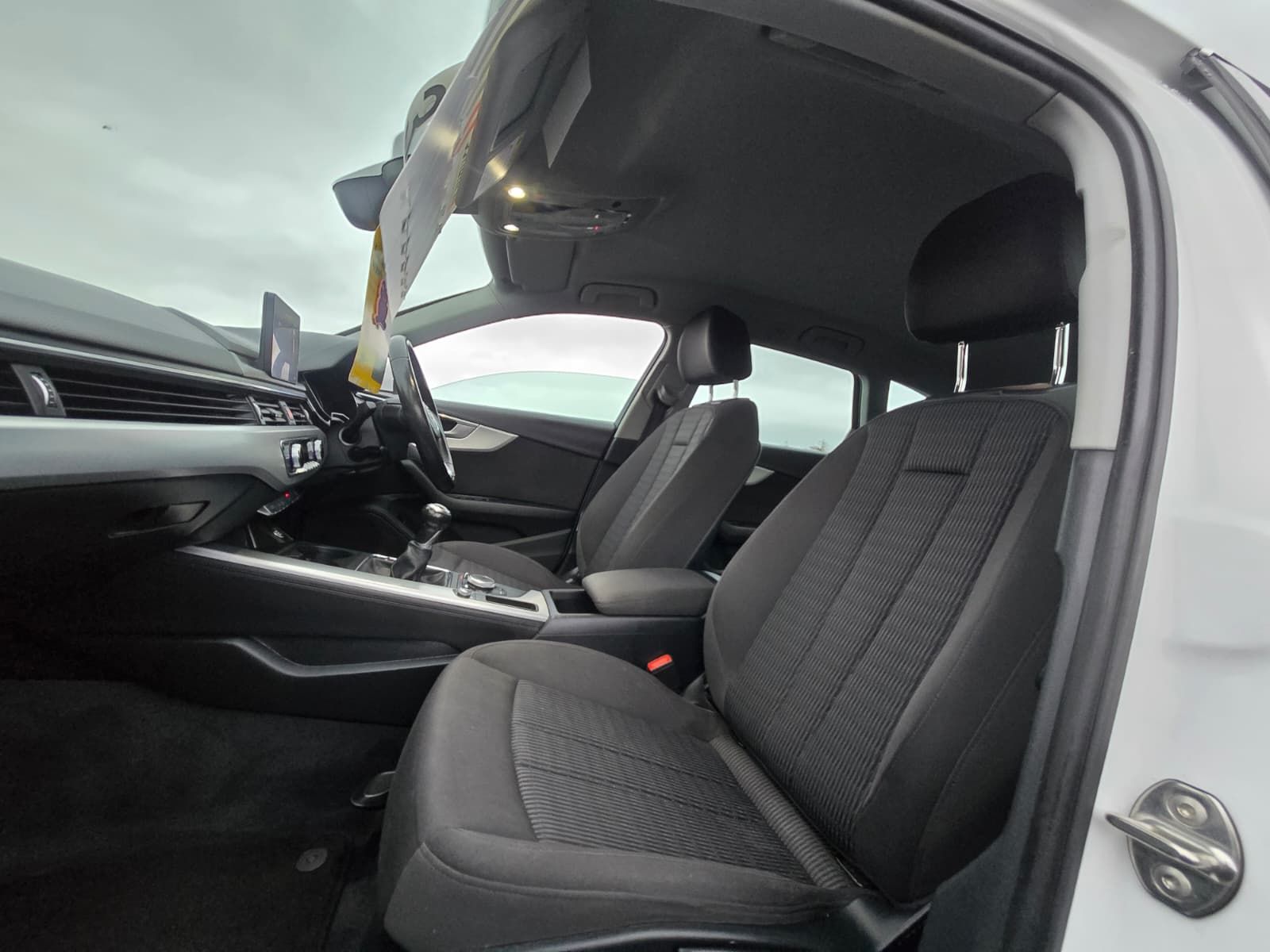 Audi A4 2.0L SE Ultra TDI Estate 5dr Diesel Manual Euro 6 (148 bhp) 5dr Manual 2025