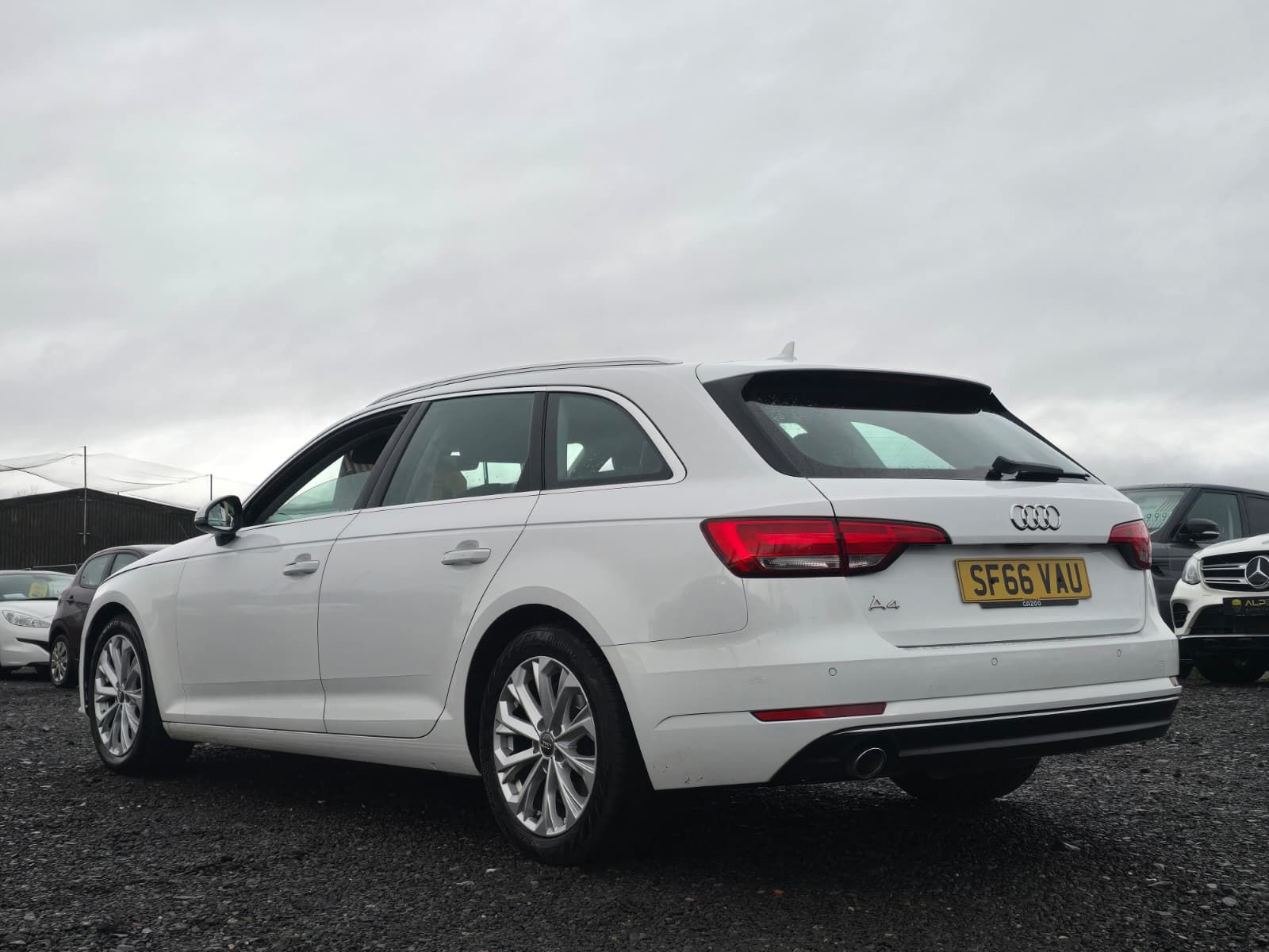 Audi A4 2.0L SE Ultra TDI Estate 5dr Diesel Manual Euro 6 (148 bhp) 5dr Manual 2025