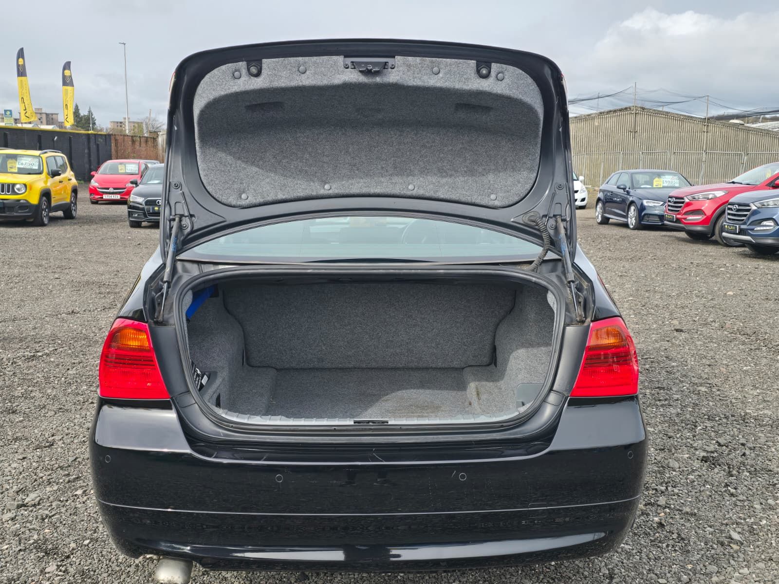 BMW 3 Series 2.0 320d SE Saloon 4dr Diesel Manual Euro 4 (163 ps) 4dr Manual 2026