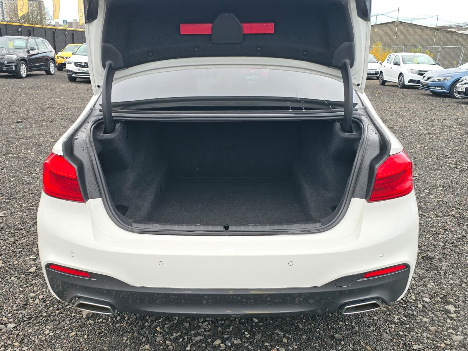 BMW 5 Series 2.0L 520d xDrive M Sport Auto Saloon 4dr Diesel Automatic Euro 6 (188 bhp) 4dr Automatic 2025