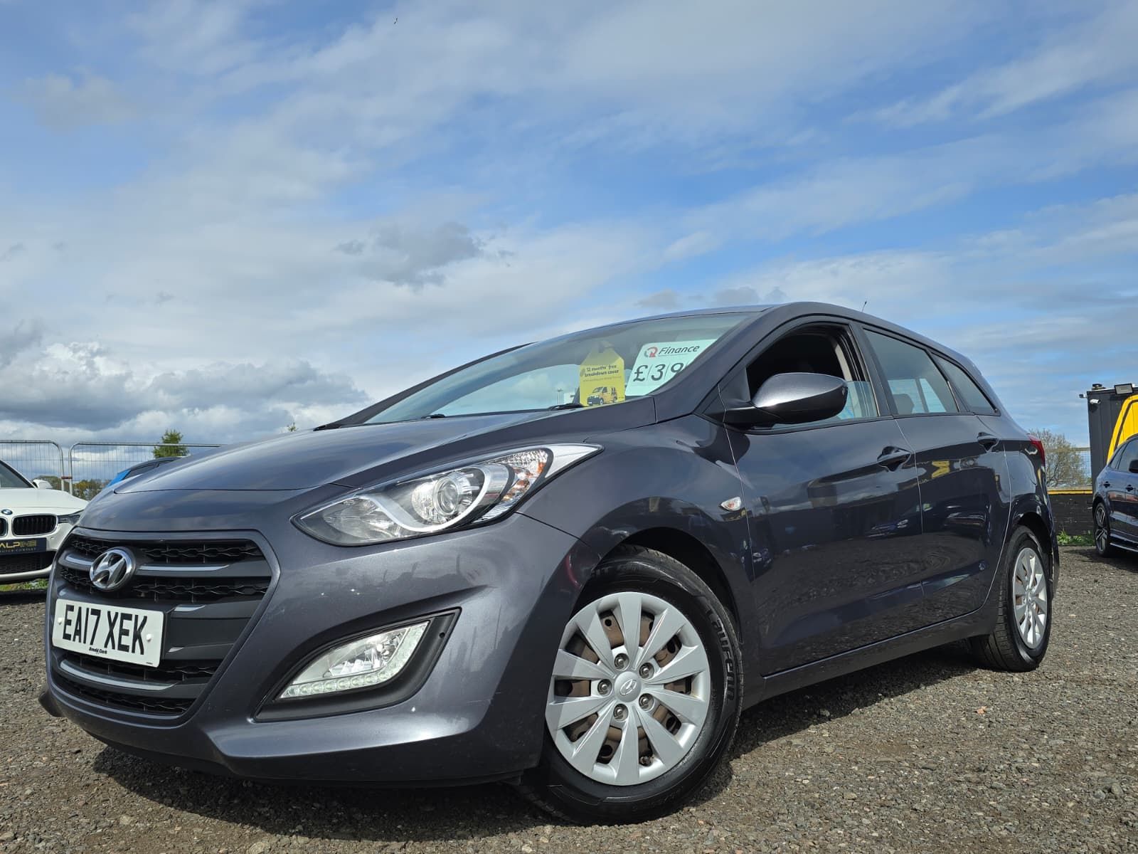 2017 Hyundai I30 1.6 CRDi Blue Drive S Tourer 5dr Diesel Manual Euro 6 (s/s) (110 ps), exterior view 2