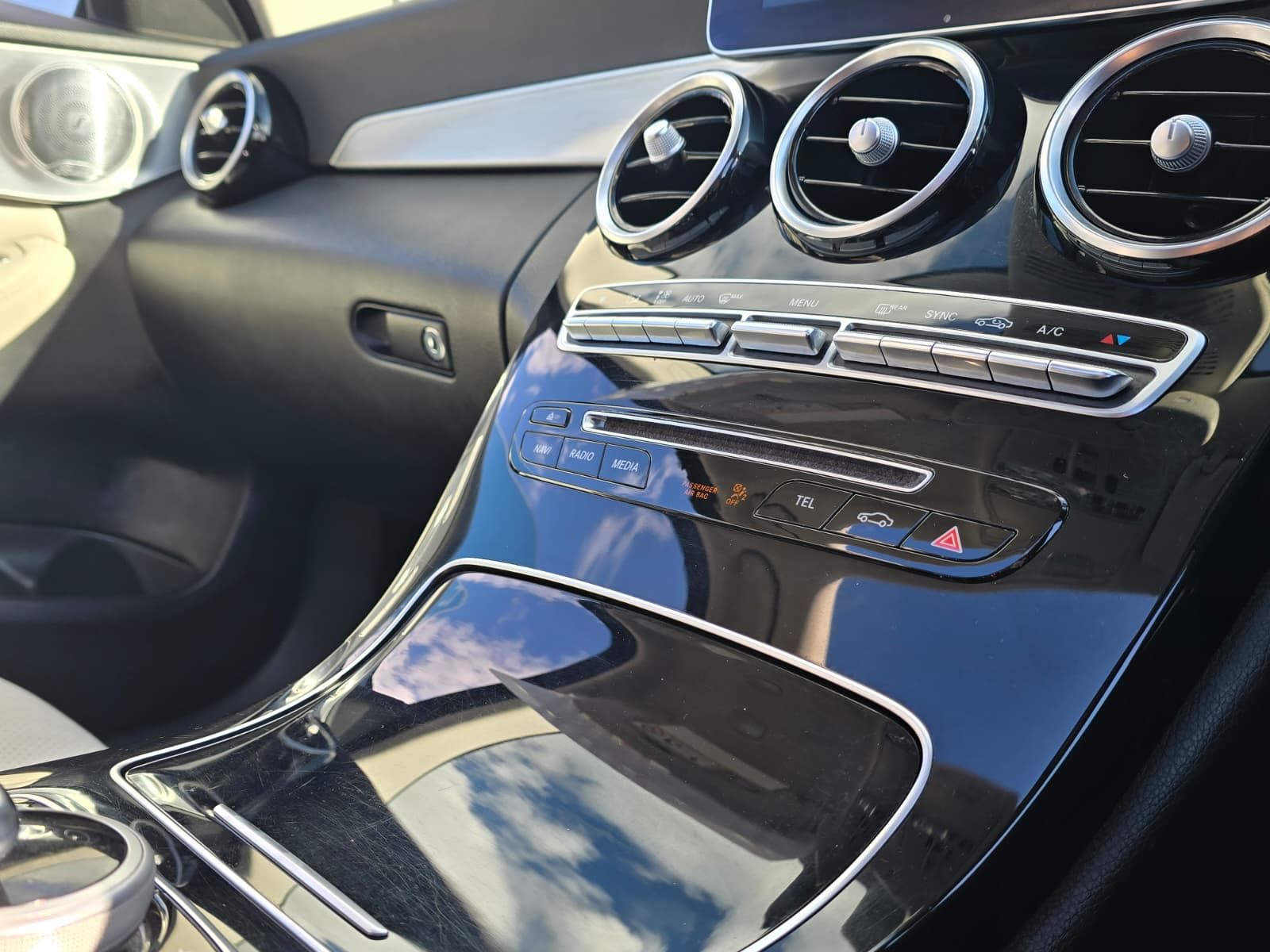 Mercedes-Benz C Class 2.1 C300dh Sport (Premium Plus) Saloon 4dr Diesel Hybrid G-Tronic+ Euro 6 (s/s) (231 ps) 4dr Automatic 2026