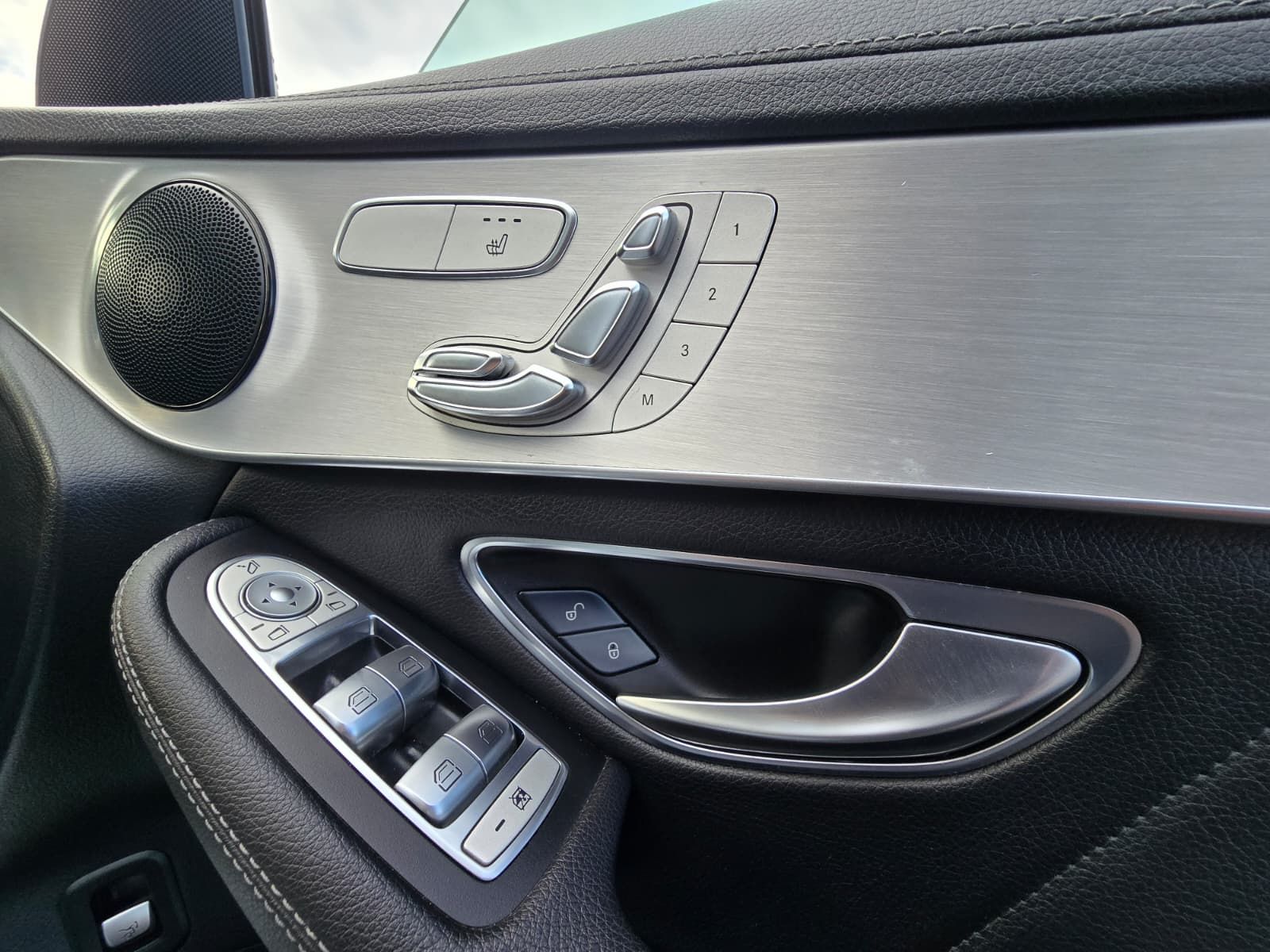 Mercedes-Benz GLC 2.1L 250 D 4Matic AMG Line Premium Auto SUV 5dr Diesel Automatic Euro 6 (201 bhp) 5dr Automatic 2025