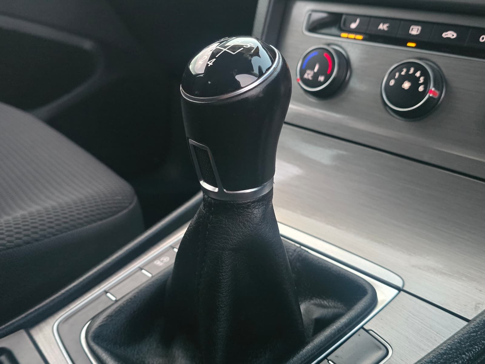 Volkswagen Golf 1.6L Match Edition TDI BlueMotion Technology Estate 5dr Diesel Manual Euro 6 (109 bhp) 5dr Manual 2025