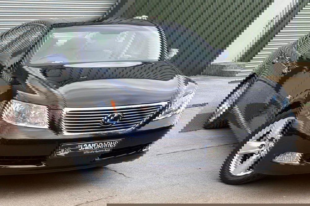 Lexus LS
