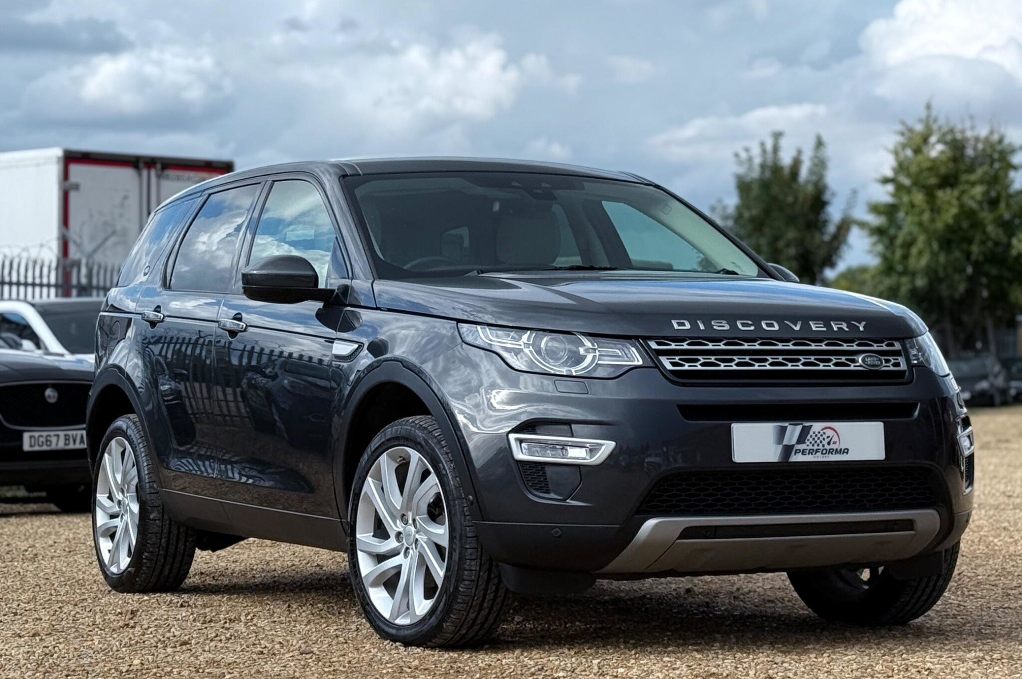 2017 DISCOVERY SPORT 2.0 TD4 HSE LUXURY AUTO 4WD EURO 6 S S 5DR 10,990... photo