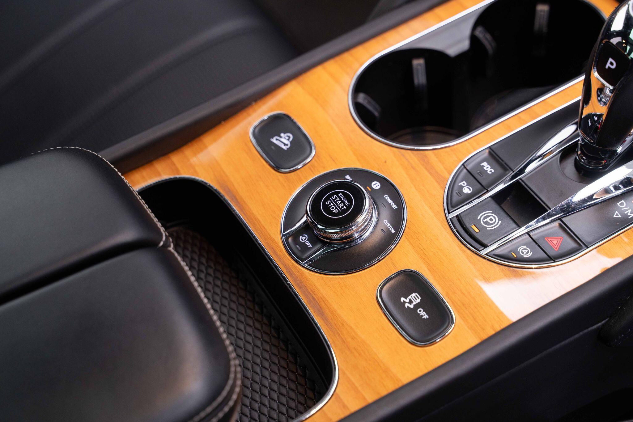 Bentley Bentayga 4.0 V8 Auto 4WD Euro 6 (s/s) 5dr 5dr Automatic 2025