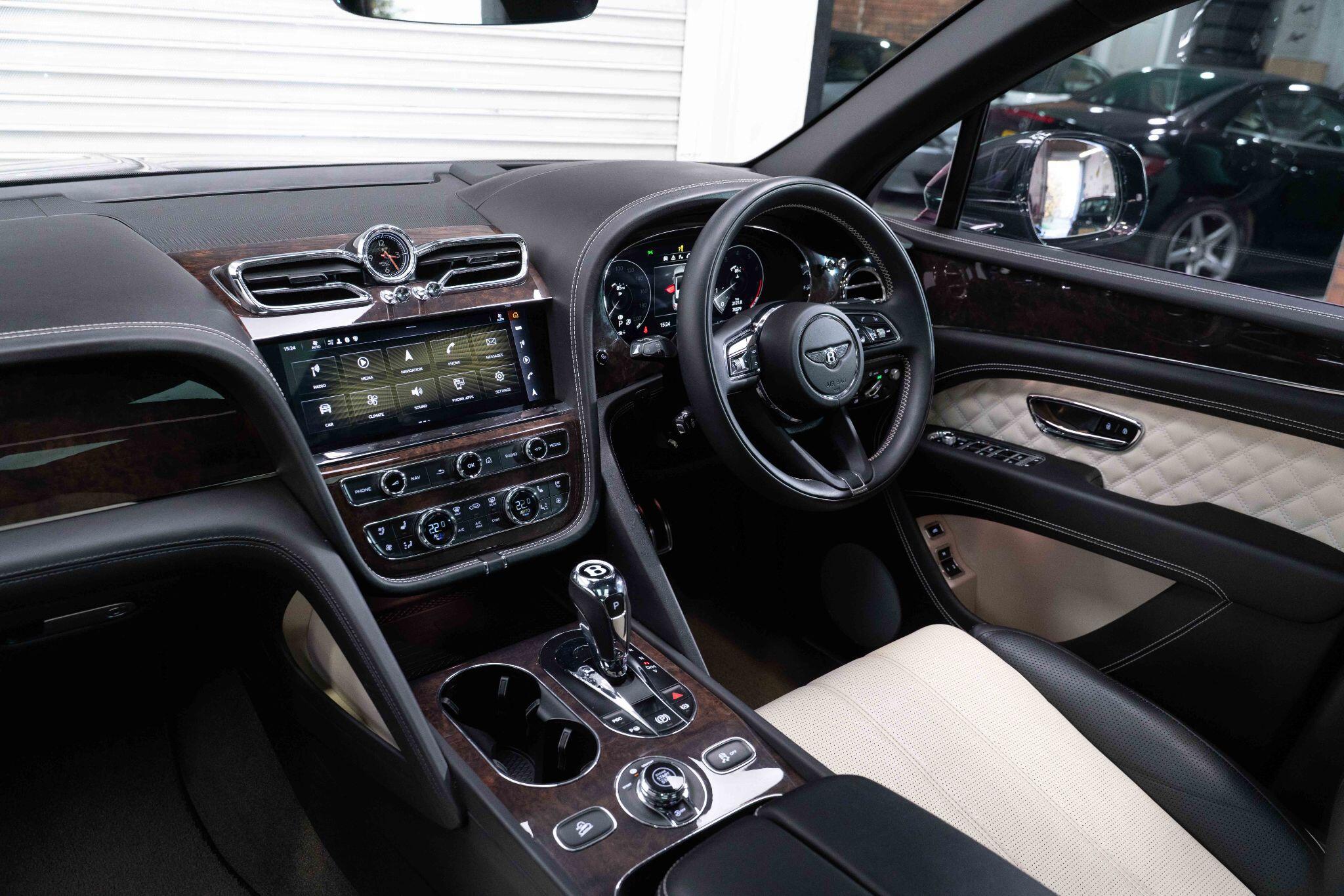 Bentley Bentayga 4.0 V8 Base Auto 4WD Euro 6 (s/s) 5dr 5dr Automatic 2025