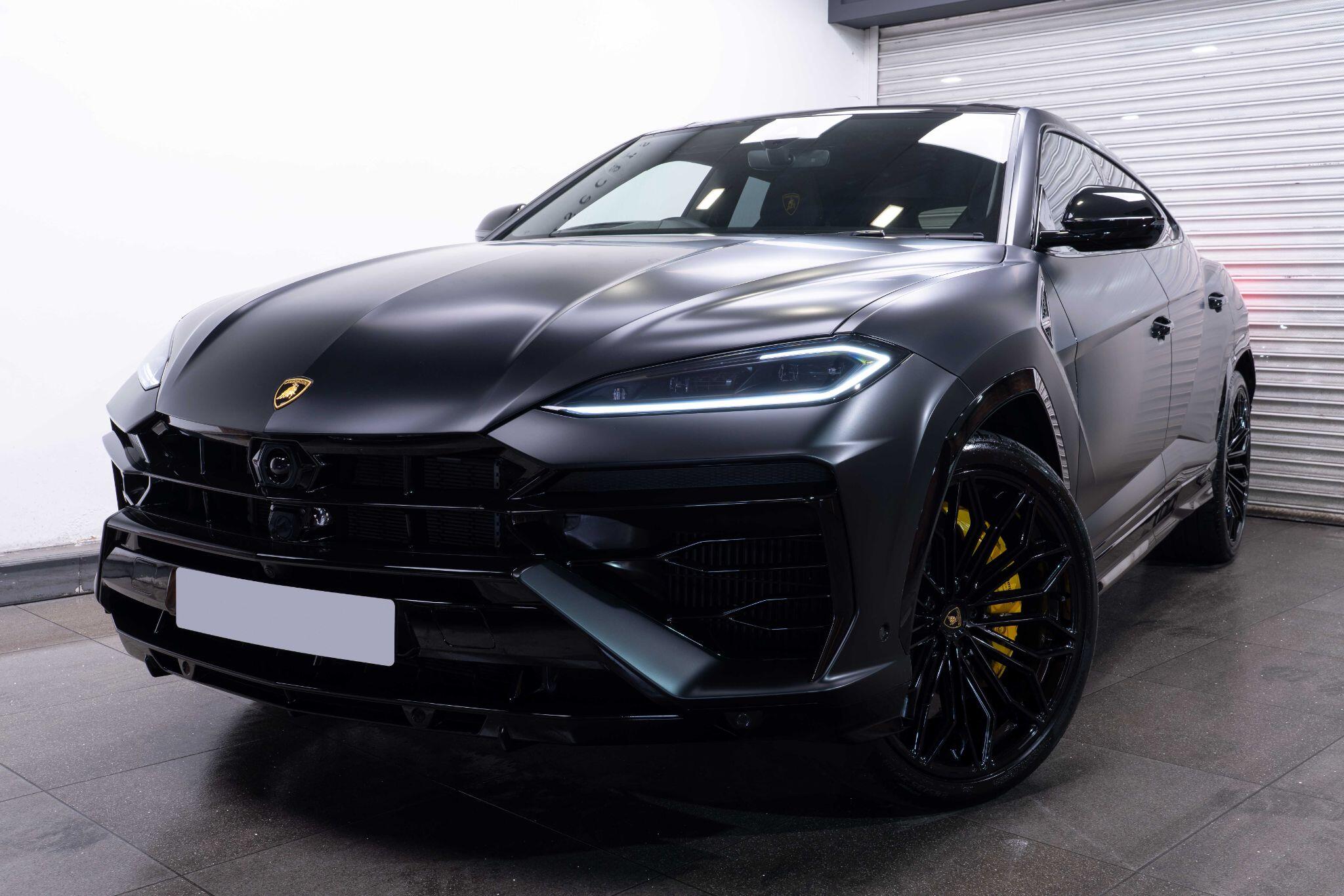 2025 Lamborghini URUS 4.0 V8 BiTurbo 25.9kWh SE Auto 4WD Euro 6 5dr, exterior view 3