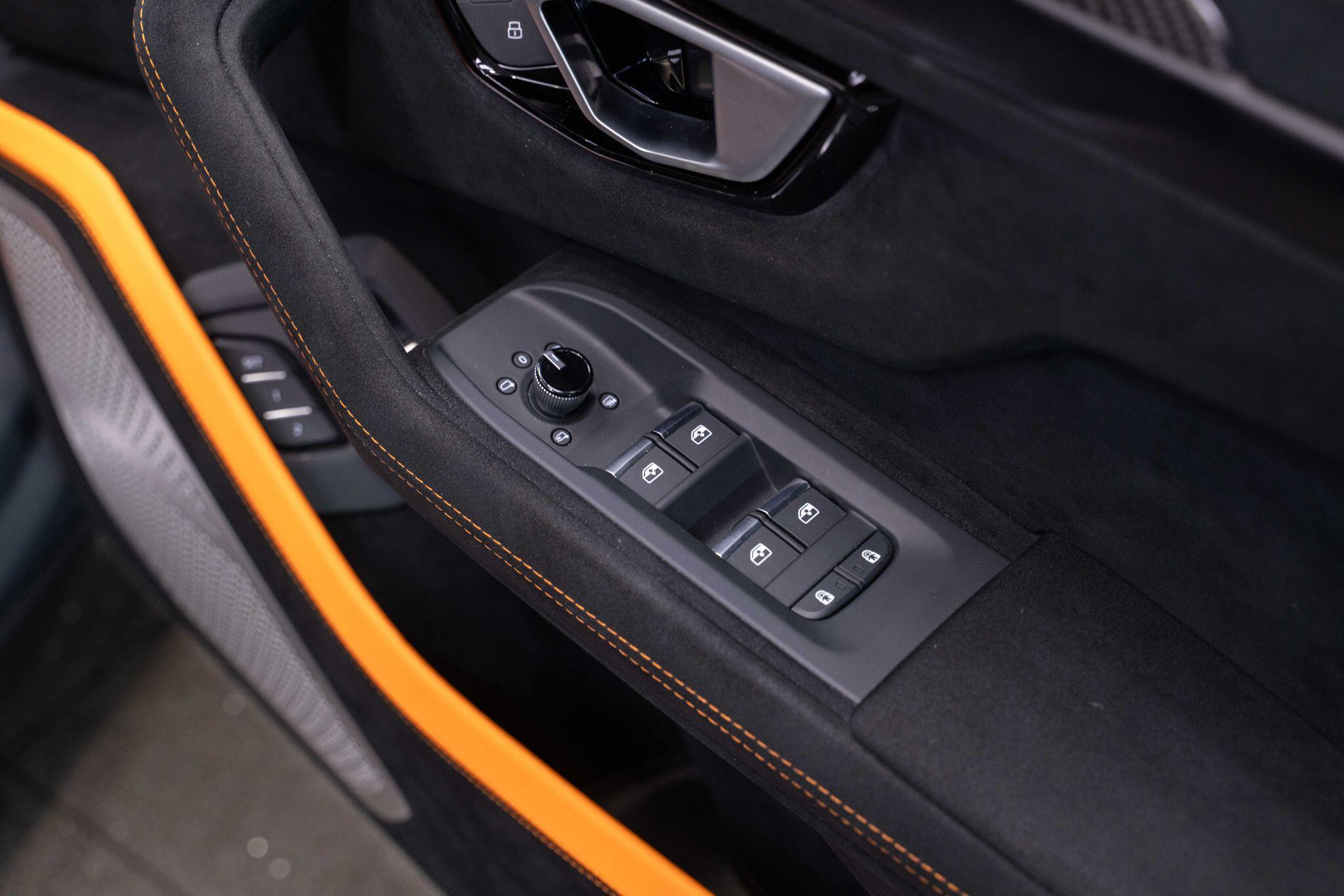 Lamborghini URUS 4.0 V8 BiTurbo Performante SUV 5dr Petrol Auto 4WD Euro 6 (666 ps) 5dr Automatic 2025