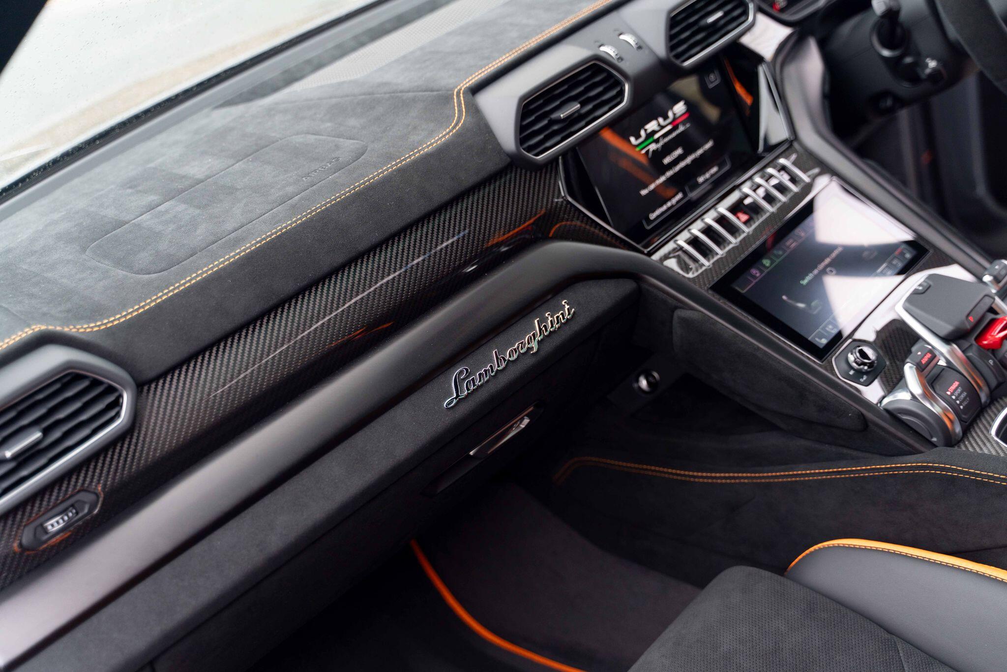 Lamborghini URUS 4.0 V8 BiTurbo Performante SUV 5dr Petrol Auto 4WD Euro 6 (666 ps) 5dr Automatic 2026