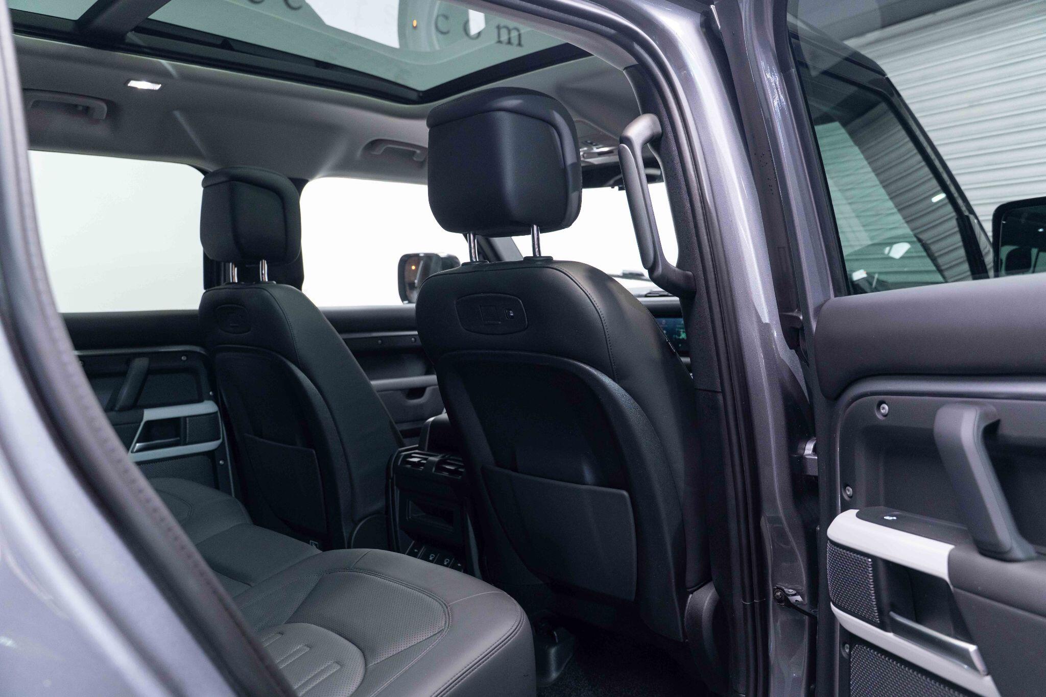 Land Rover DEFENDER 110 3.0 D300 MHEV HSE SUV 5dr Diesel Auto 4WD Euro 6 (s/s) (300 ps) 5dr Automatic 2026