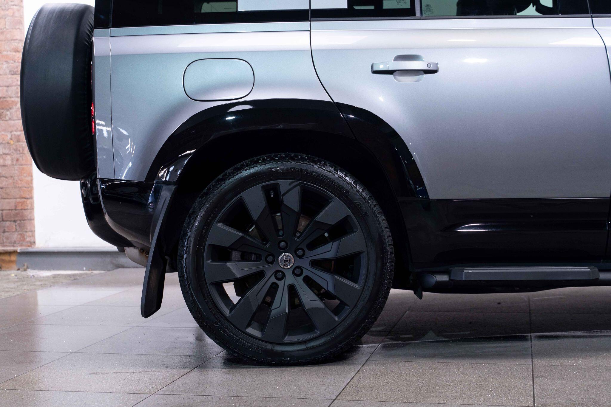 Land Rover DEFENDER 110 3.0 D300 MHEV HSE SUV 5dr Diesel Auto 4WD Euro 6 (s/s) (300 ps) 5dr Automatic 2026
