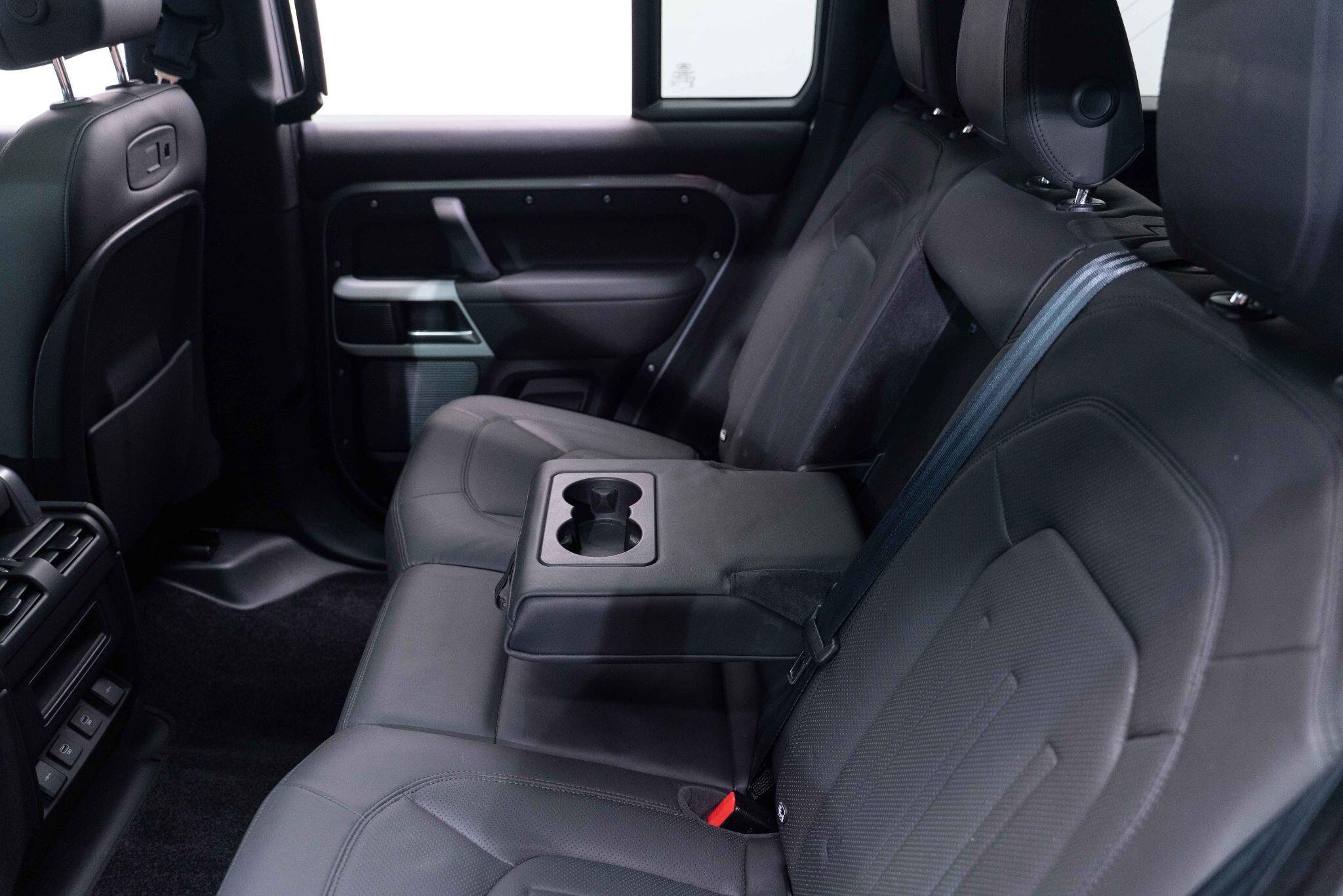 Land Rover DEFENDER 110 3.0 D300 MHEV HSE SUV 5dr Diesel Auto 4WD Euro 6 (s/s) (300 ps) 5dr Automatic 2026