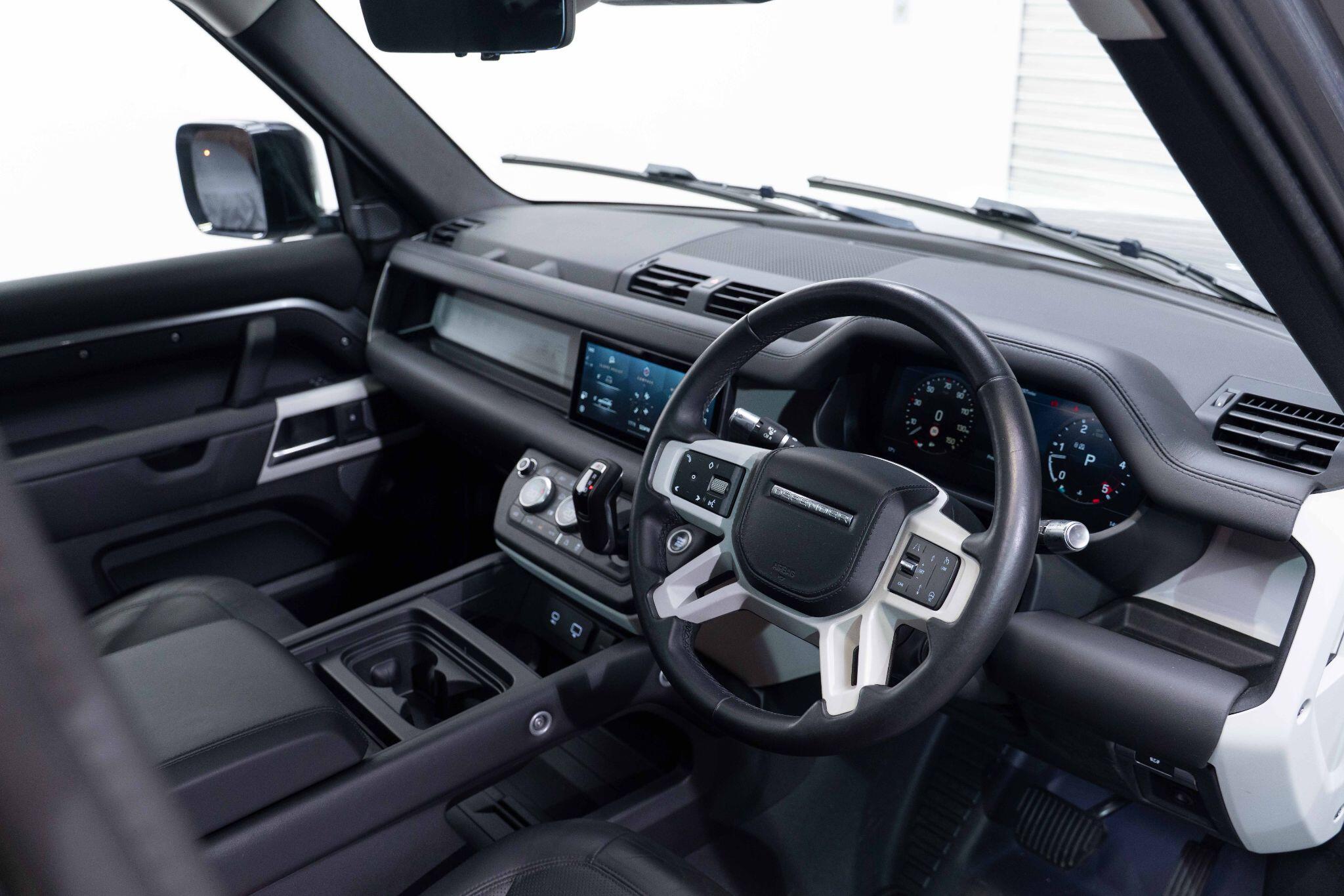 Land Rover DEFENDER 110 3.0 D300 MHEV HSE SUV 5dr Diesel Auto 4WD Euro 6 (s/s) (300 ps) 5dr Automatic 2026