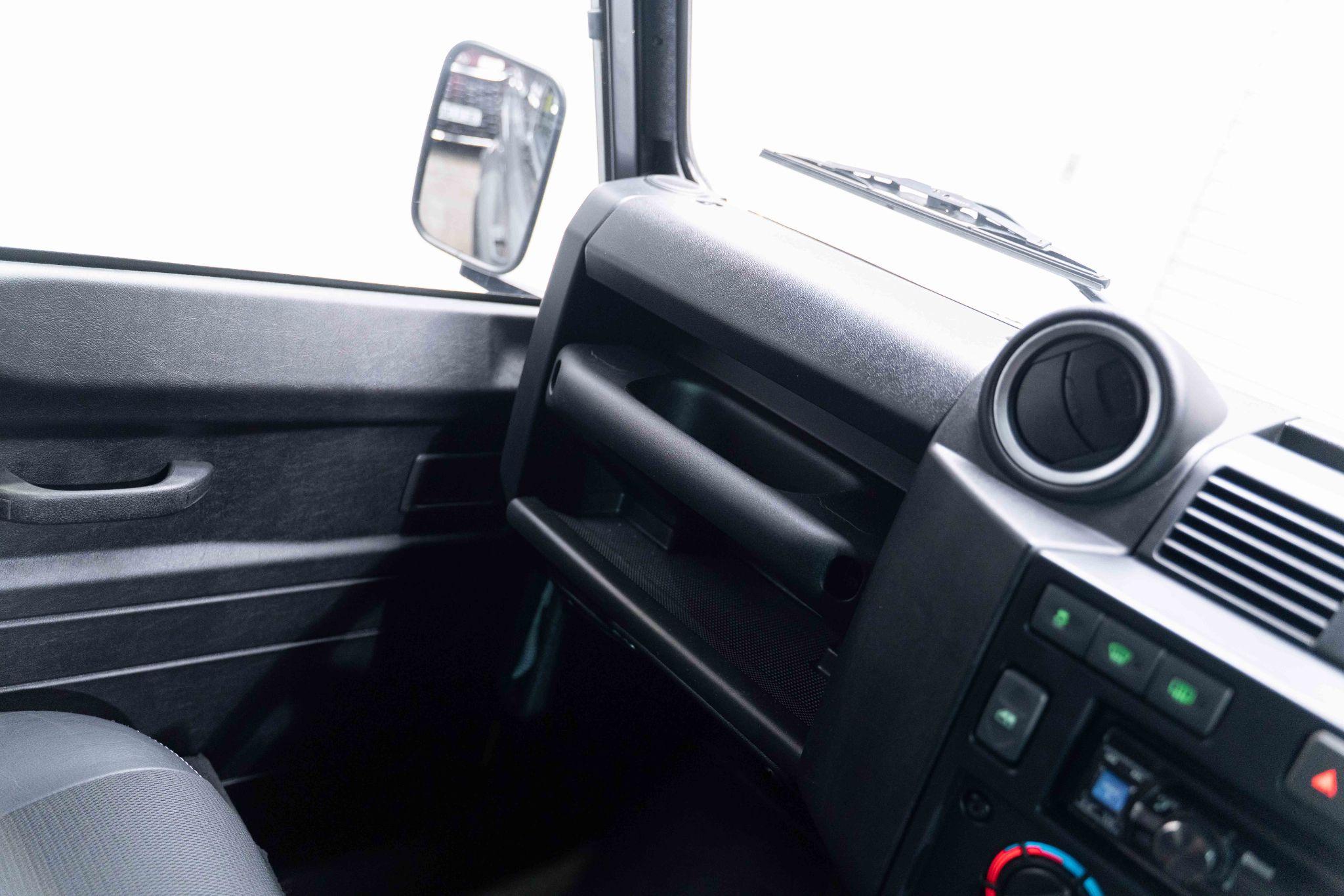 Land Rover Defender 90 2.2 TDCi XS 4WD SWB Euro 5 3dr 3dr Manual 2026