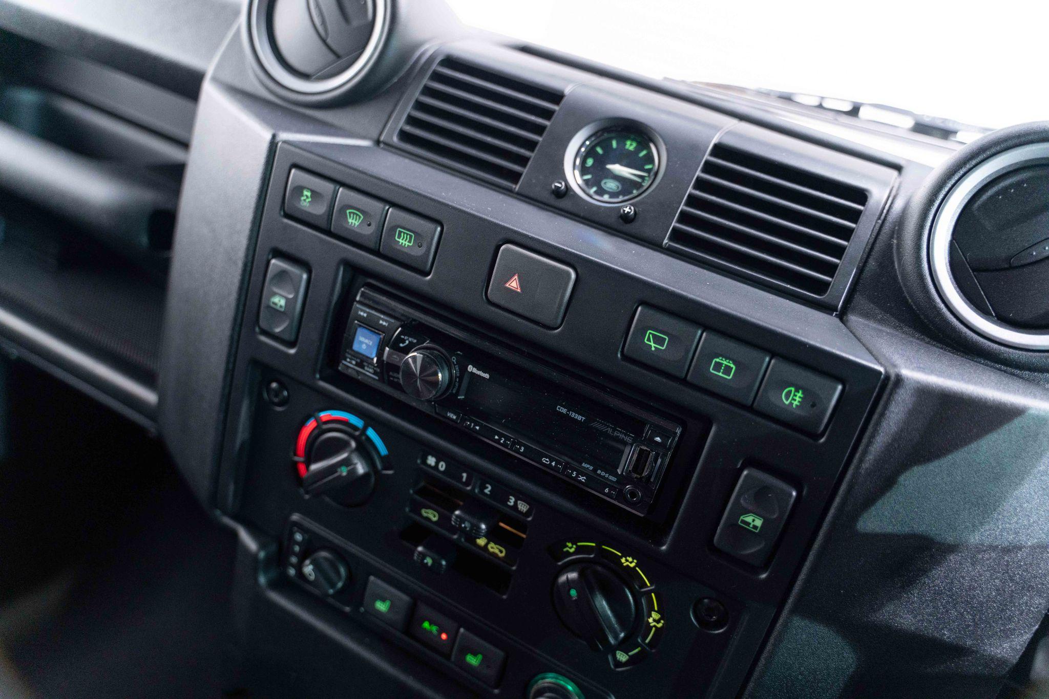 Land Rover Defender 90 2.2 TDCi XS 4WD SWB Euro 5 3dr 3dr Manual 2026