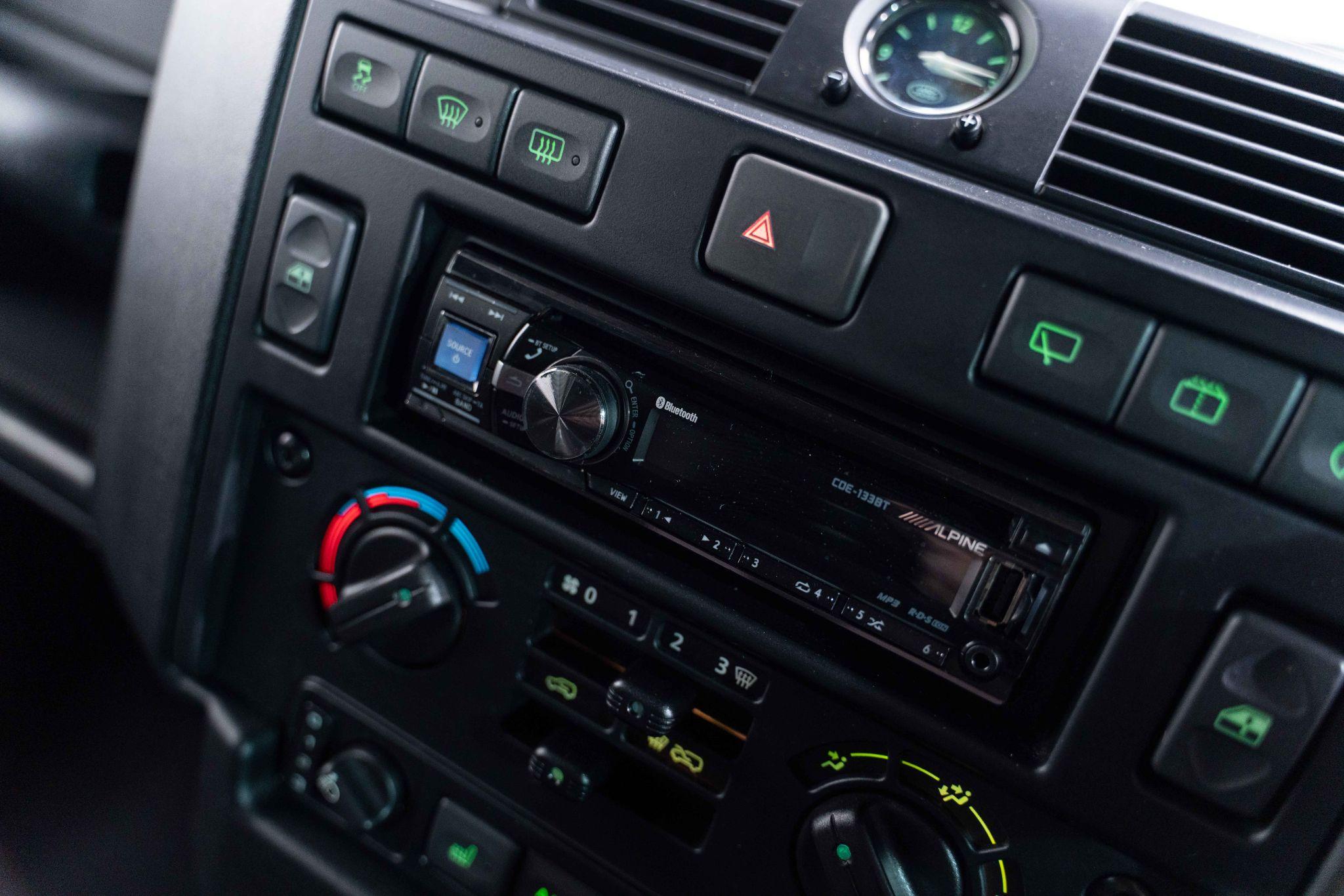 Land Rover Defender 90 2.2 TDCi XS 4WD SWB Euro 5 3dr 3dr Manual 2026