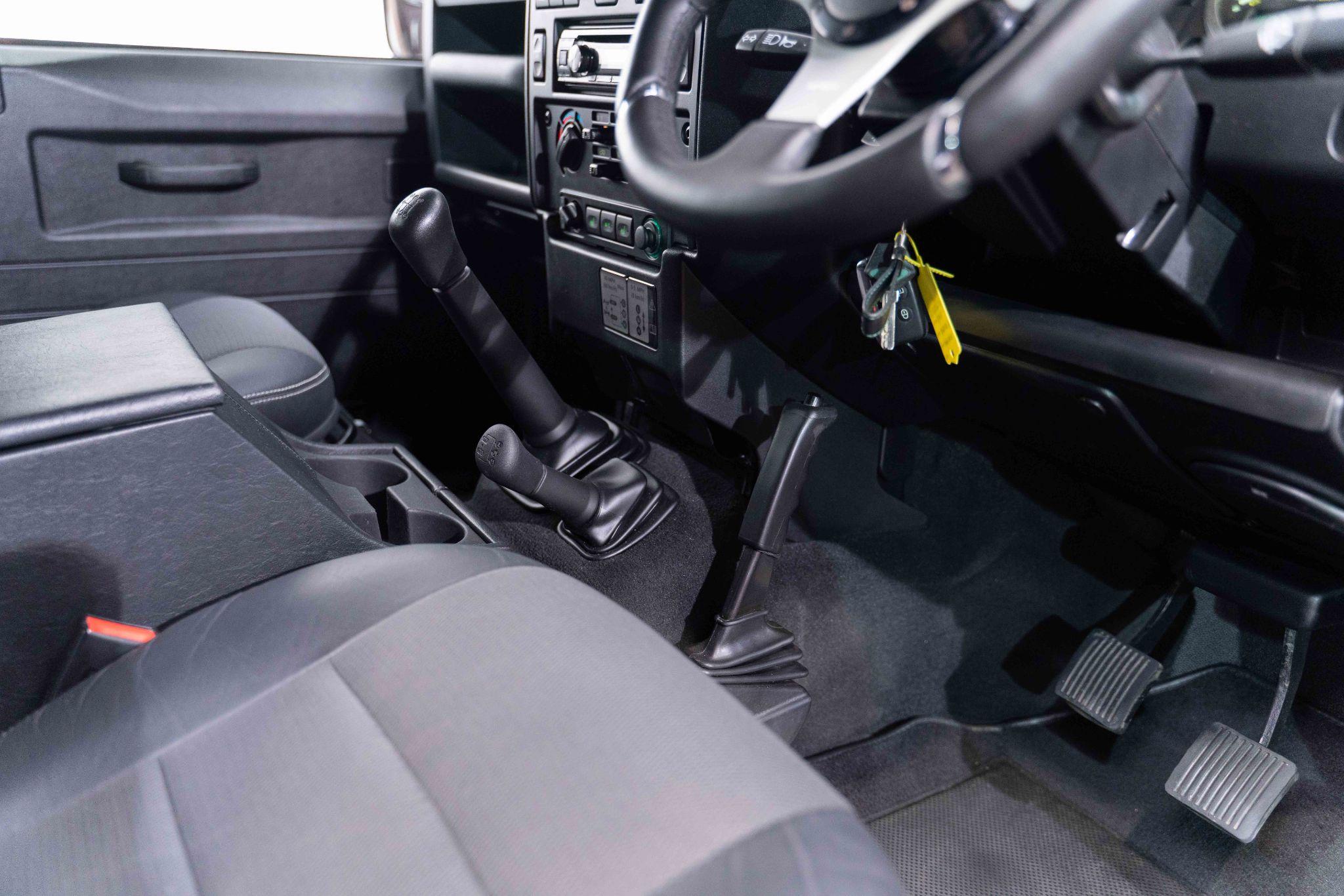 Land Rover Defender 90 2.2 TDCi XS 4WD SWB Euro 5 3dr 3dr Manual 2026