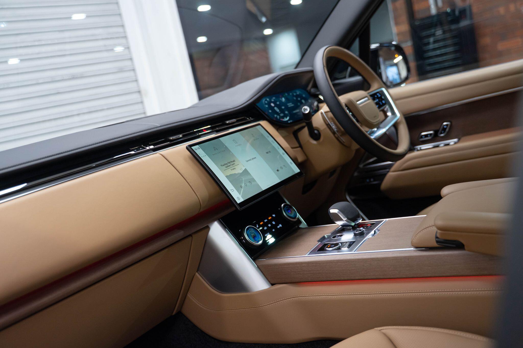 Land Rover Range Rover 3.0 P400 MHEV Autobiography Auto 4WD Euro 6 (s/s) 5dr 5dr Automatic 2026