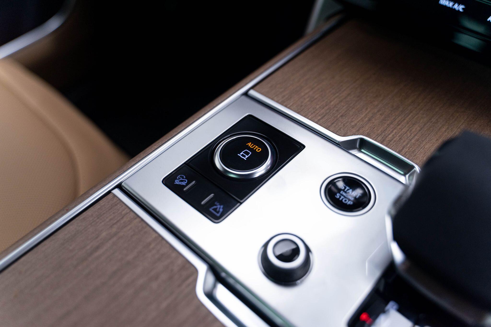 Land Rover Range Rover 3.0 P400 MHEV Autobiography Auto 4WD Euro 6 (s/s) 5dr 5dr Automatic 2026