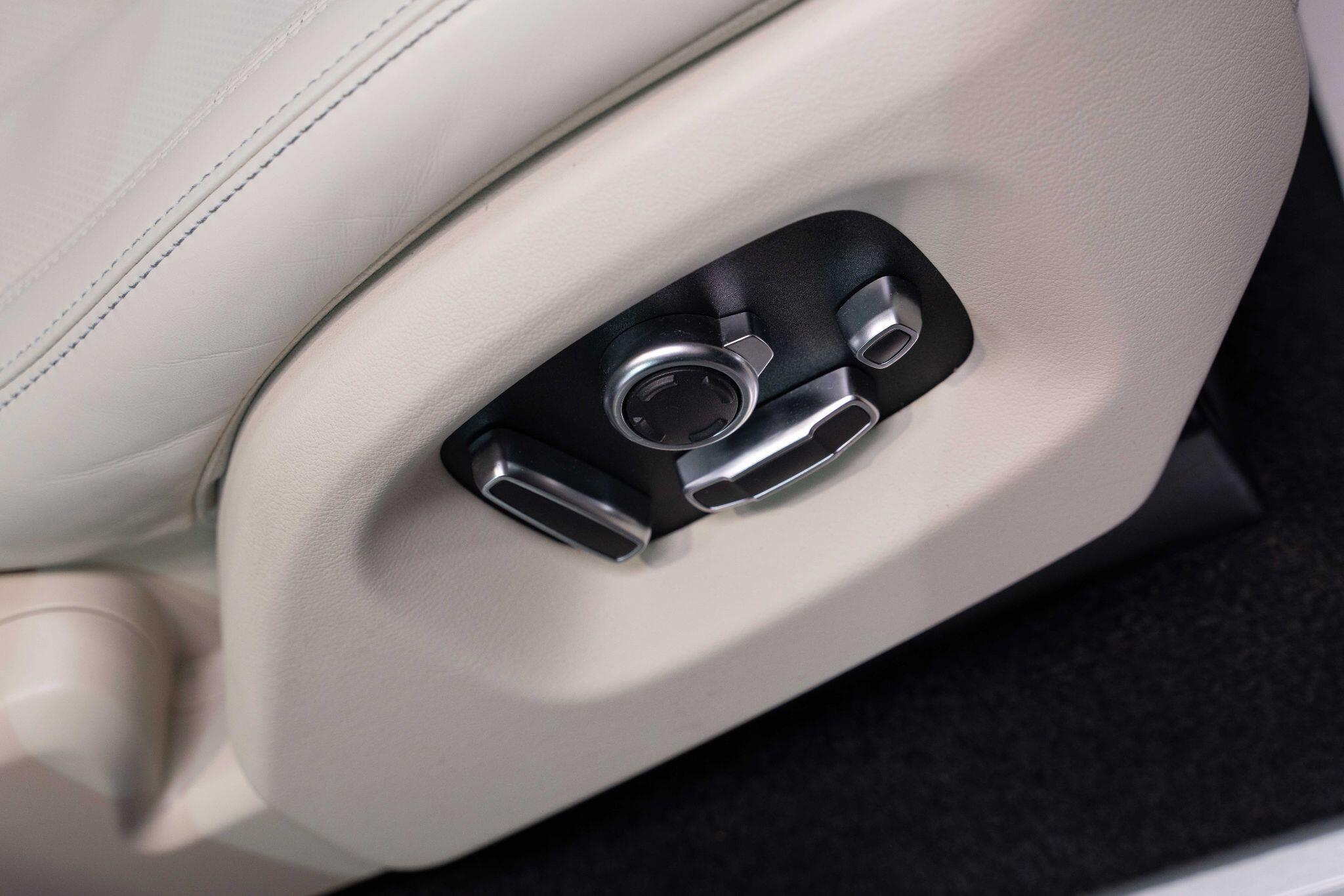 Land Rover Range Rover 5.0 P525 V8 Autobiography Auto 4WD Euro 6 (s/s) 5dr 5dr Automatic 2025