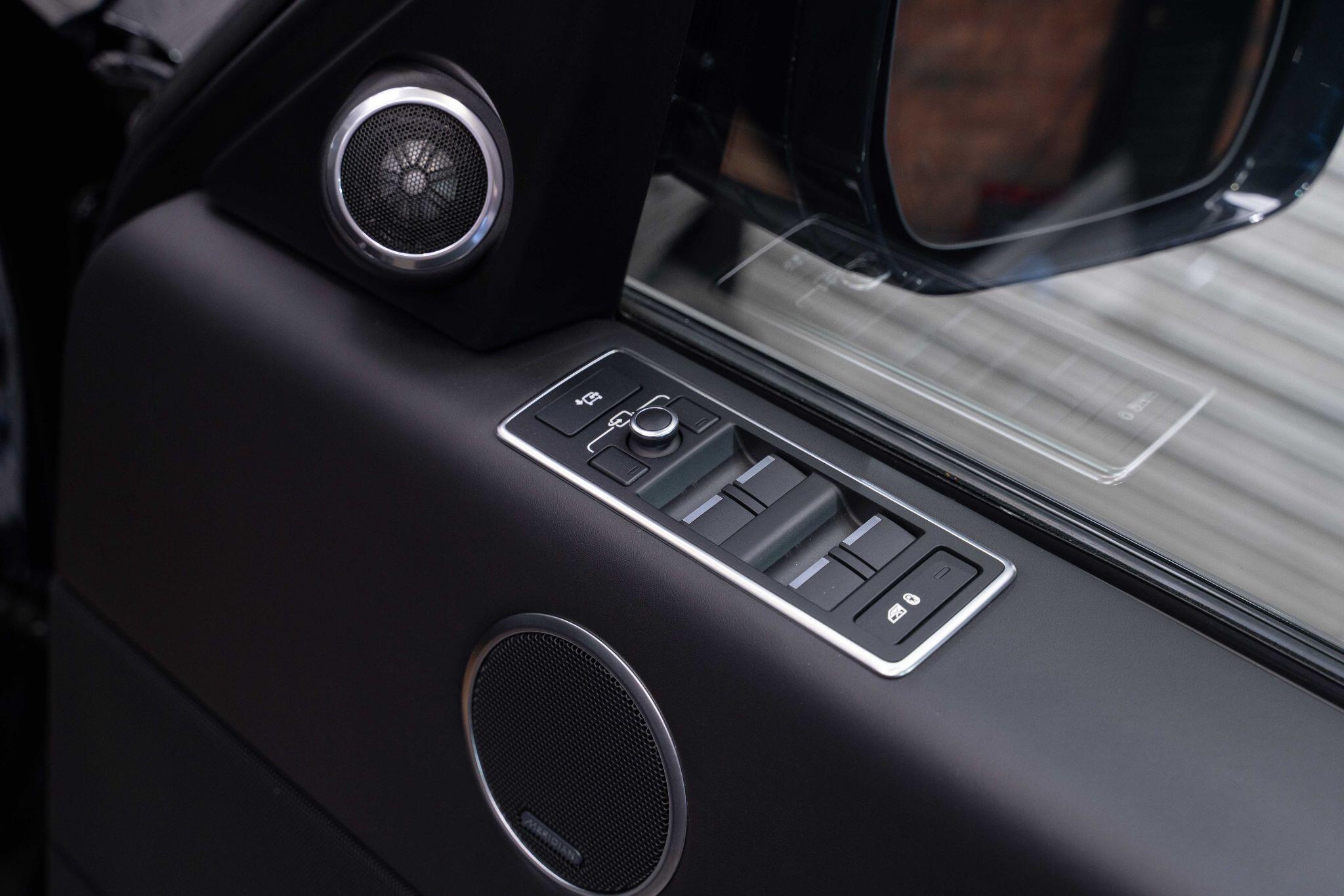 Land Rover Range Rover 5.0 V8 Autobiography Auto 4WD Euro 6 (s/s) 5dr 5dr Automatic 2025