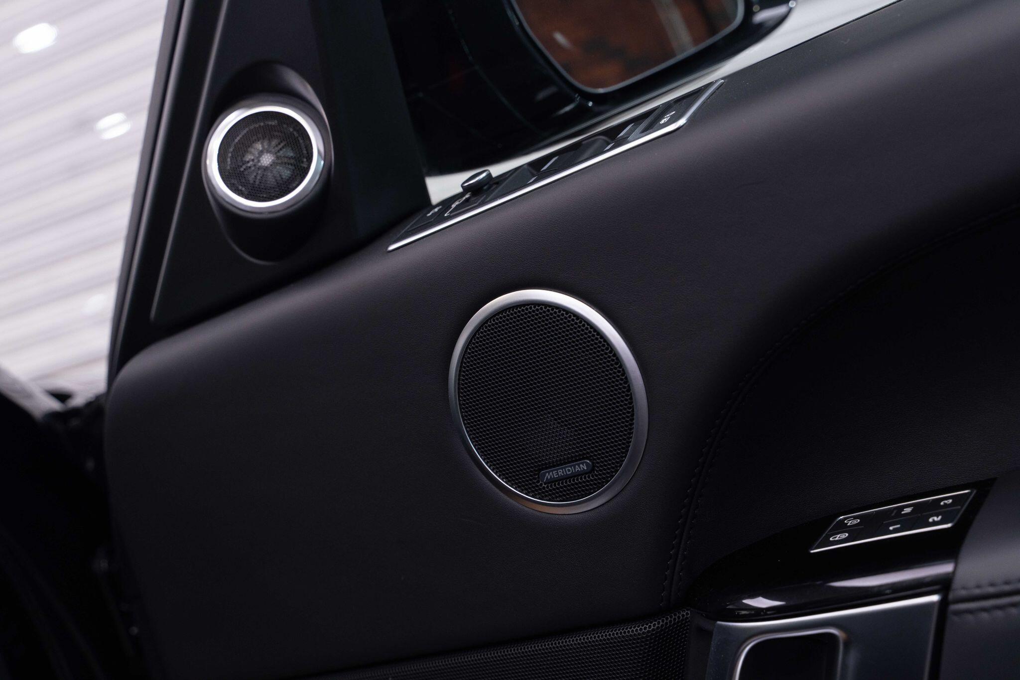 Land Rover Range Rover 5.0 V8 Autobiography Auto 4WD Euro 6 (s/s) 5dr 5dr Automatic 2025