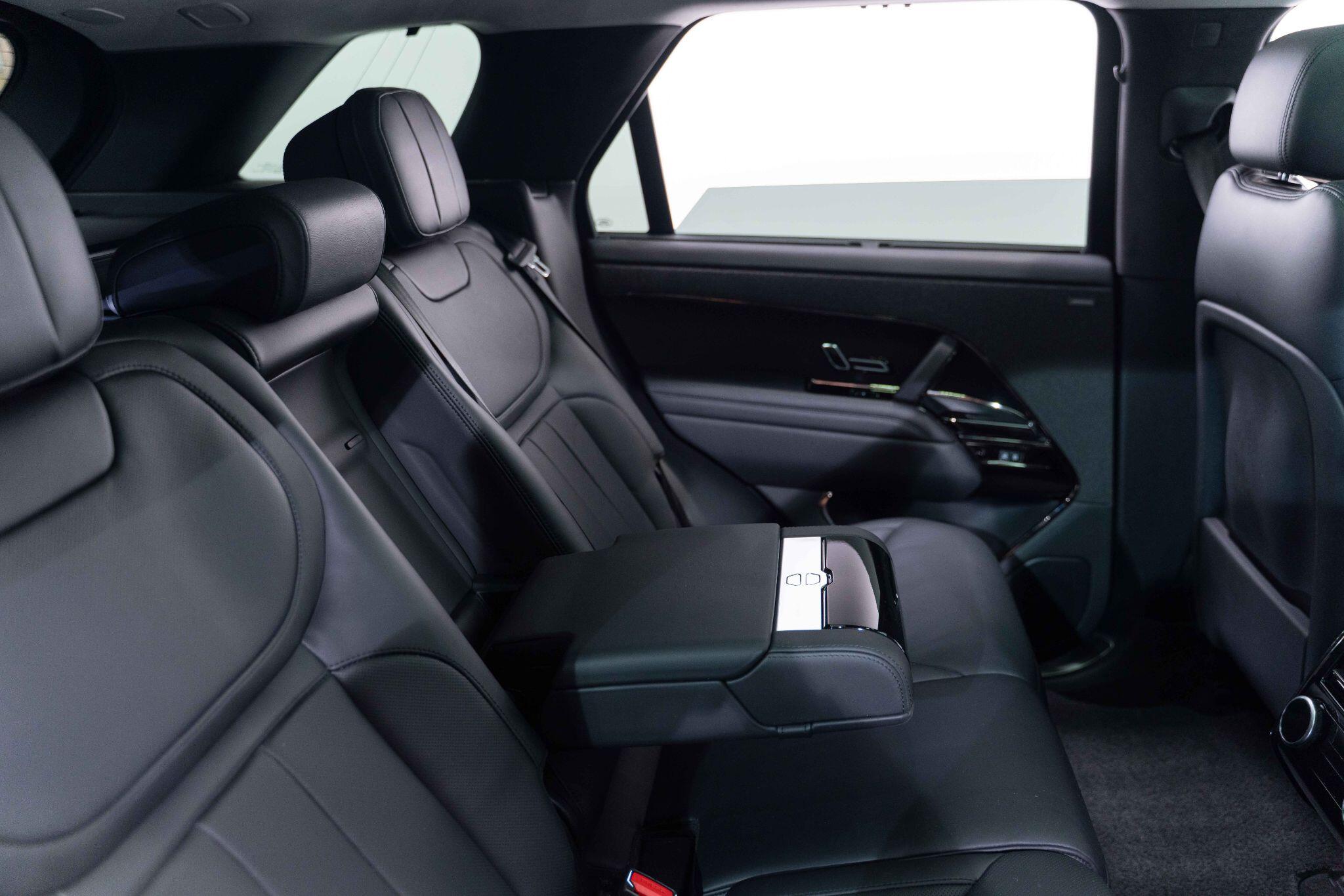 Land Rover Range Rover Sport 3.0 D300 MHEV Autobiography Auto 4WD Euro 6 (s/s) 5dr 5dr Automatic 2026