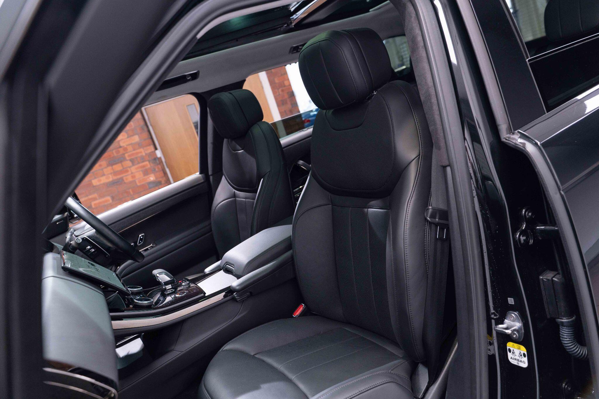 Land Rover Range Rover Sport 3.0 D300 MHEV Autobiography Auto 4WD Euro 6 (s/s) 5dr 5dr Automatic 2026