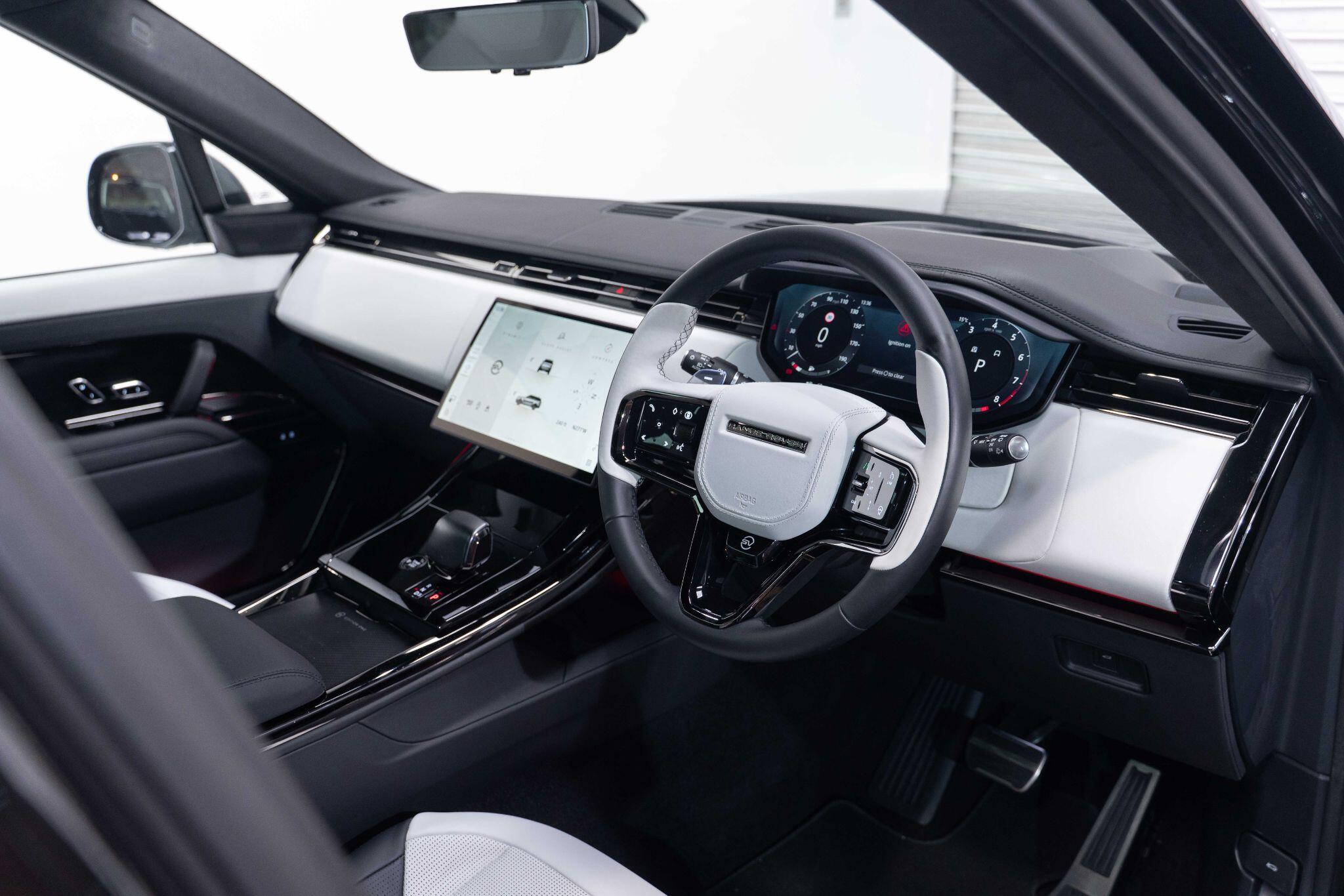 Land Rover Range Rover Sport 4.4 P635 V8 MHEV SV Edition One Gloss Auto 4WD Euro 6 (s/s) 5dr 5dr Automatic 2025