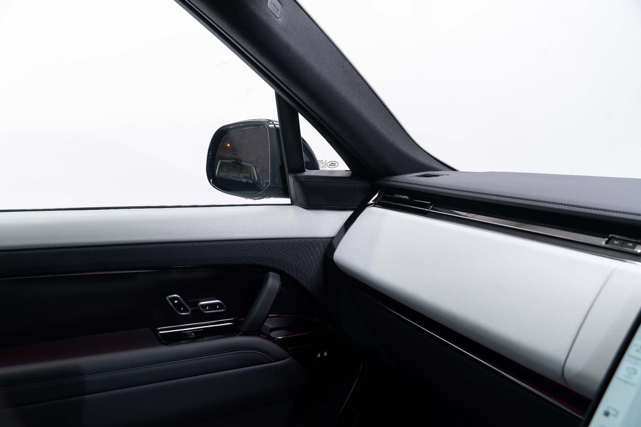 Land Rover Range Rover Sport 4.4 P635 V8 MHEV SV Edition One Gloss Auto 4WD Euro 6 (s/s) 5dr 5dr Automatic 2025