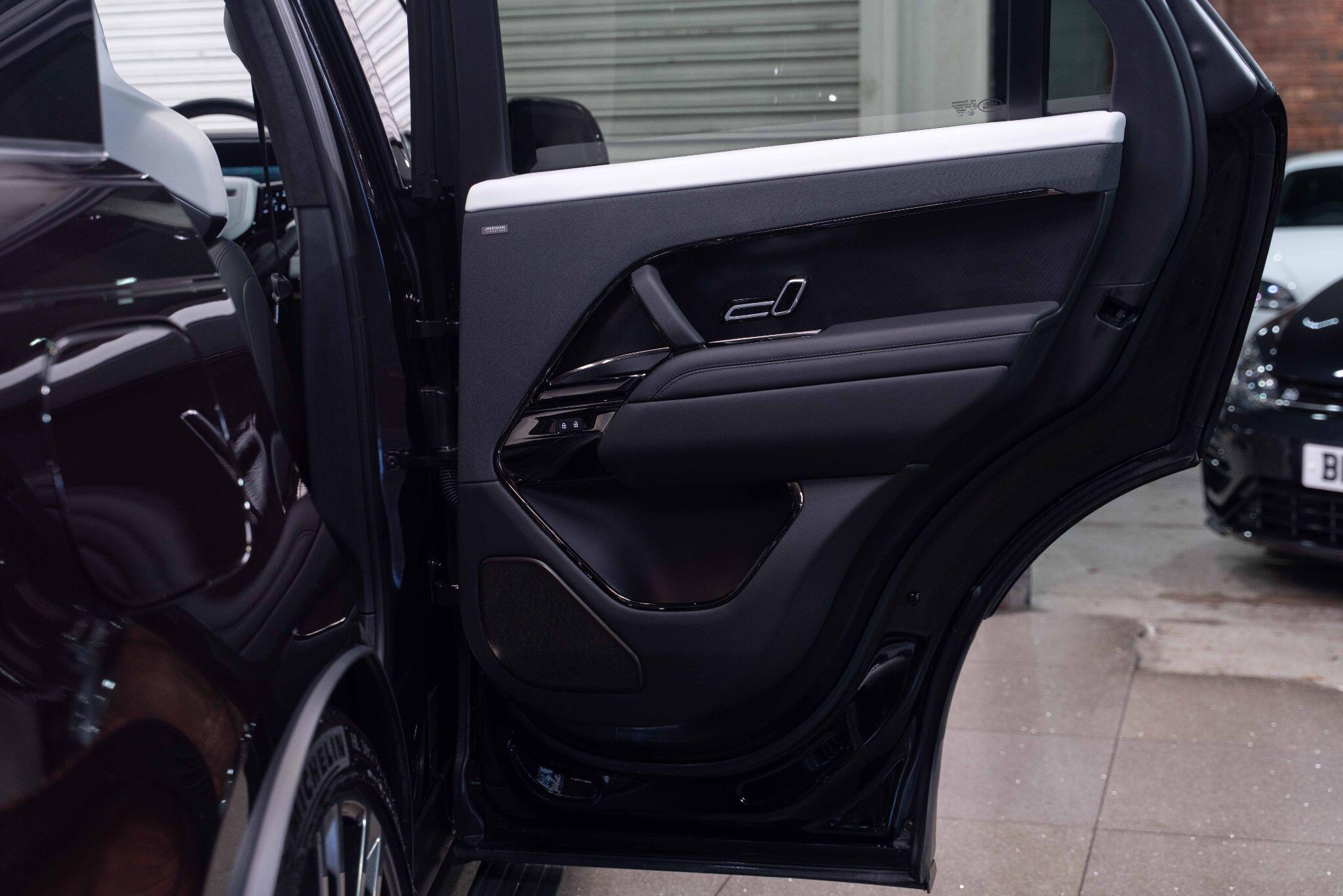 Land Rover Range Rover Sport 4.4 P635 V8 MHEV SV Edition One Gloss Auto 4WD Euro 6 (s/s) 5dr 5dr Automatic 2025