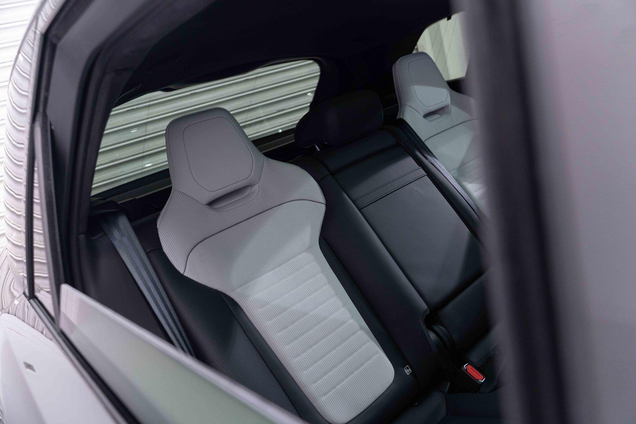 Land Rover Range Rover Sport 4.4 P635 V8 MHEV SV Edition One Gloss Auto 4WD Euro 6 (s/s) 5dr 5dr Automatic 2025