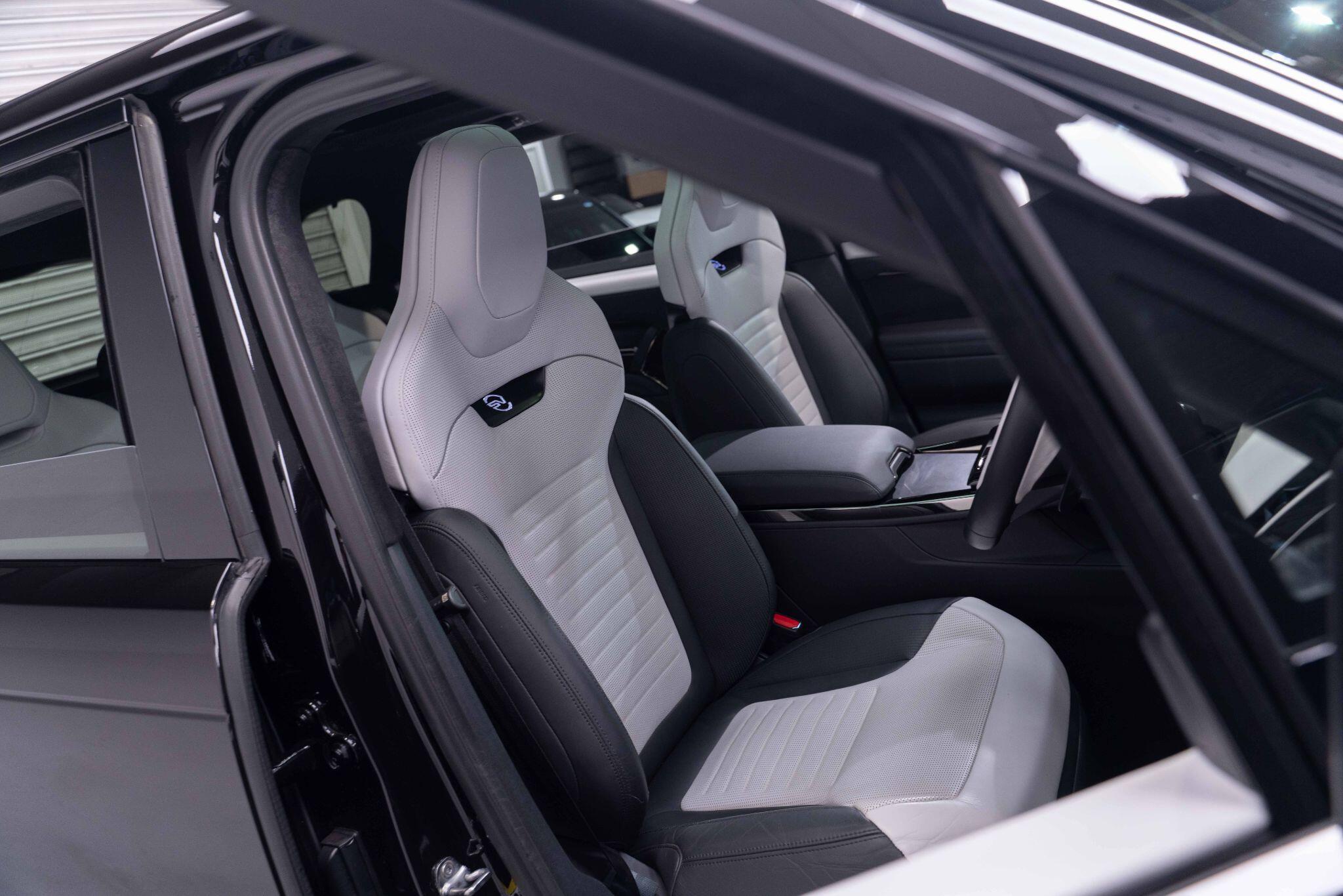 Land Rover Range Rover Sport 4.4 P635 V8 MHEV SV Edition One Gloss Auto 4WD Euro 6 (s/s) 5dr 5dr Automatic 2025