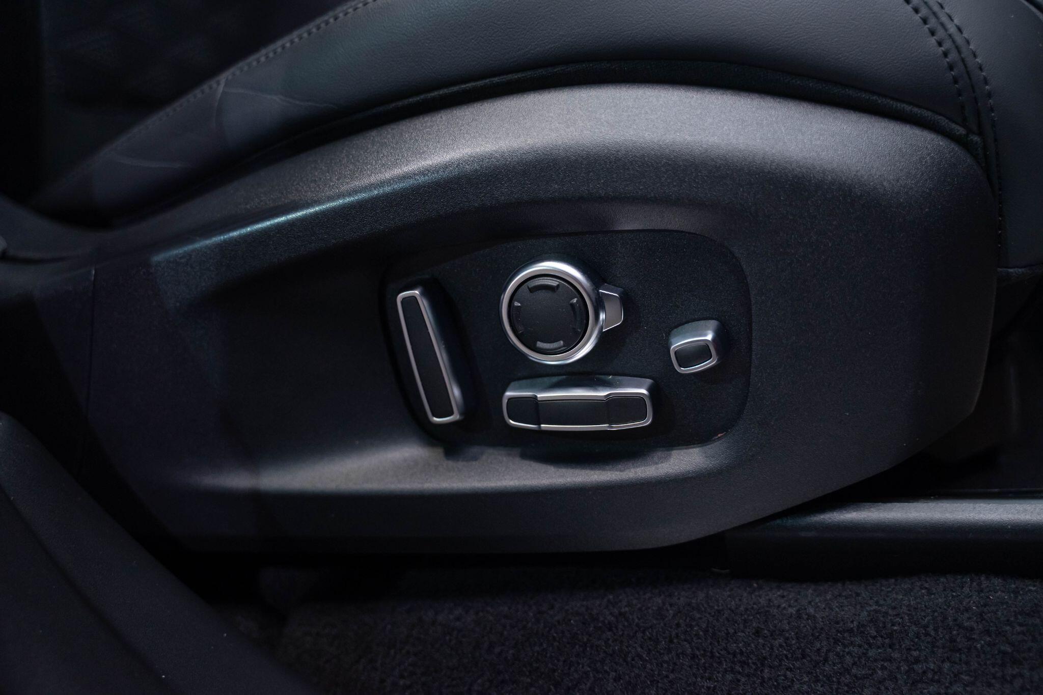 Land Rover Range Rover Sport 5.0 P575 V8 SVR Auto 4WD Euro 6 (s/s) 5dr 5dr Automatic 2025