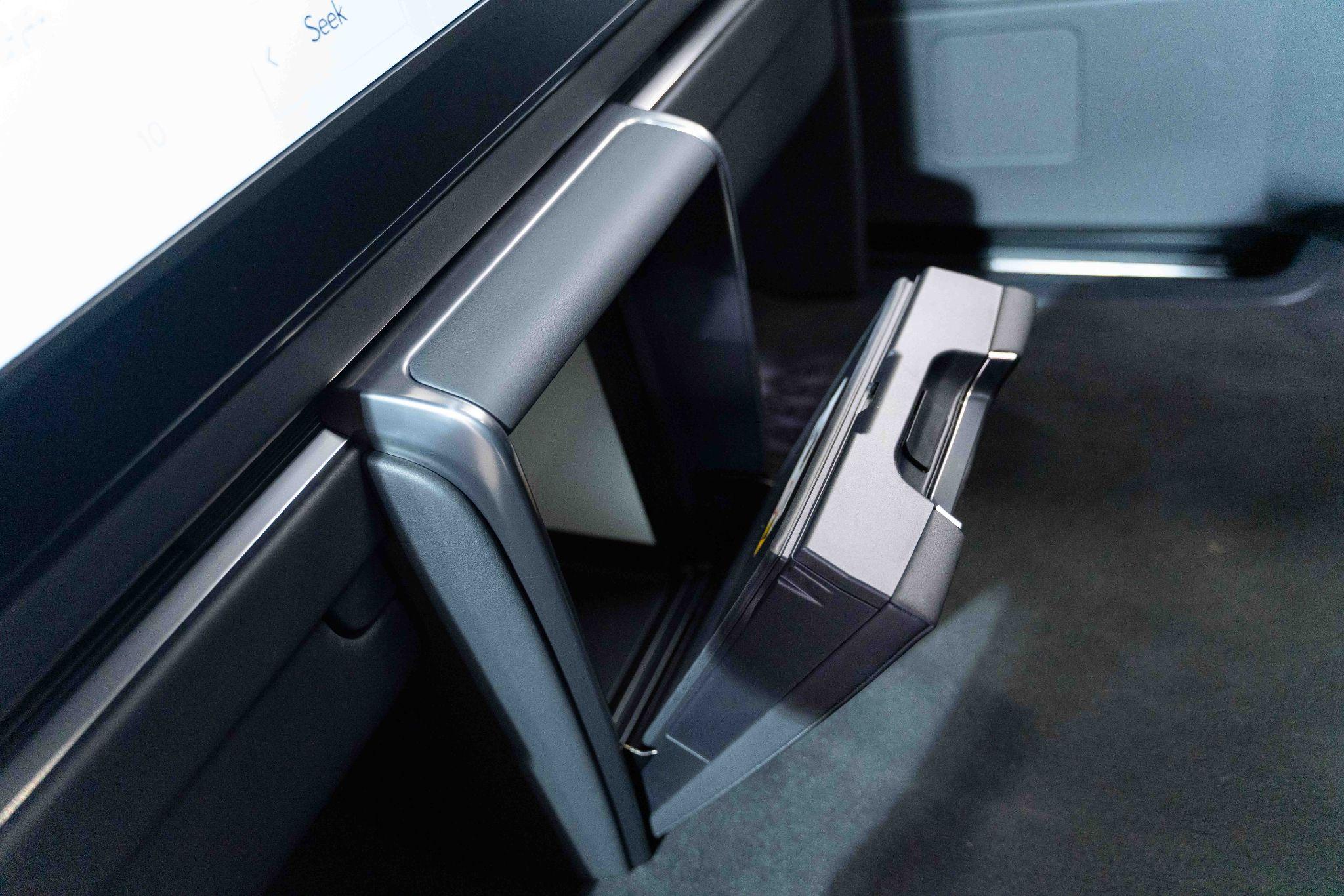 Lexus Lm 2.5 350h Takumi E-CVT AWD Euro 6 (s/s) 5dr 5dr Automatic 2026