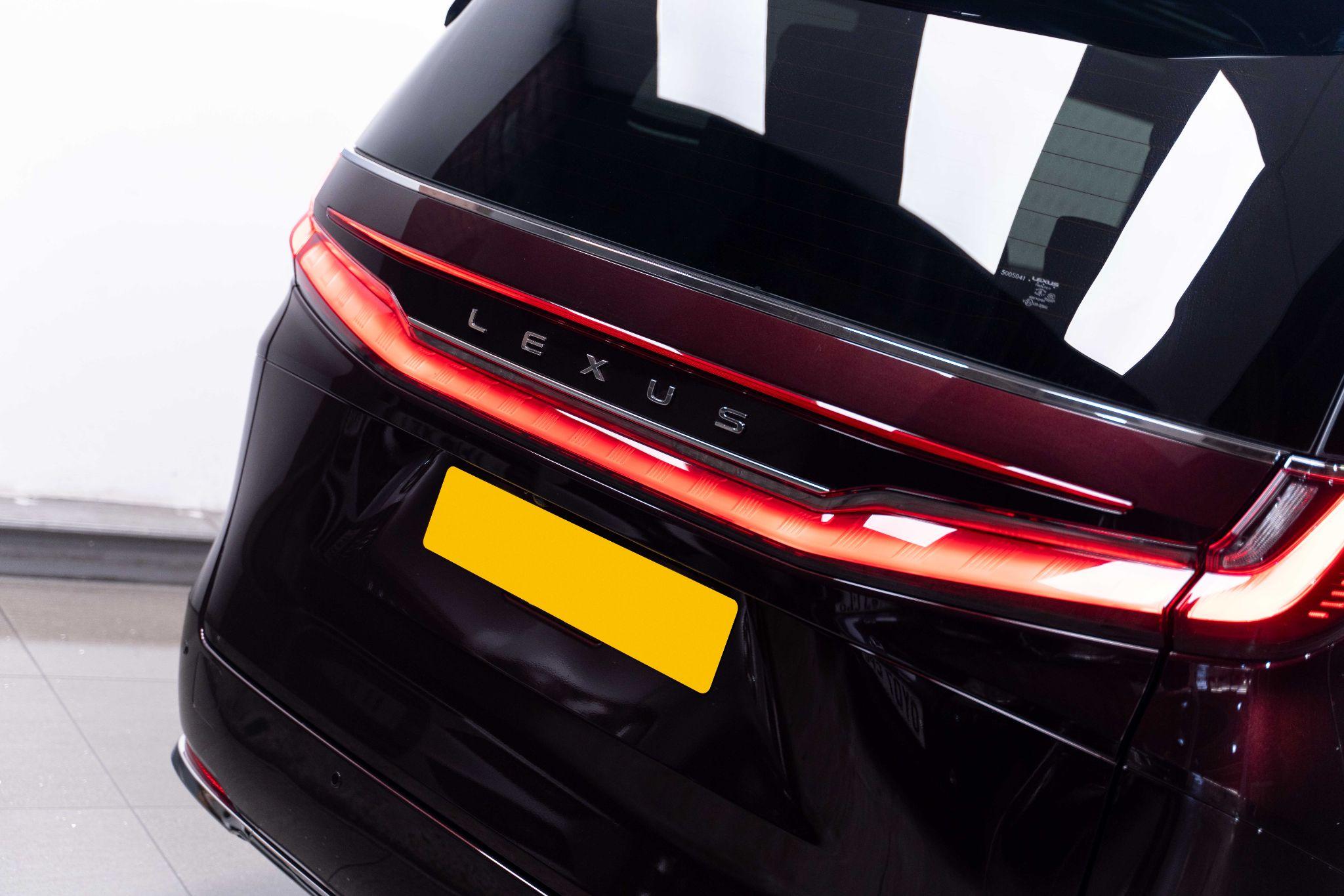 Lexus Lm 2.5 350h Takumi E-CVT AWD Euro 6 (s/s) 5dr 5dr Automatic 2026