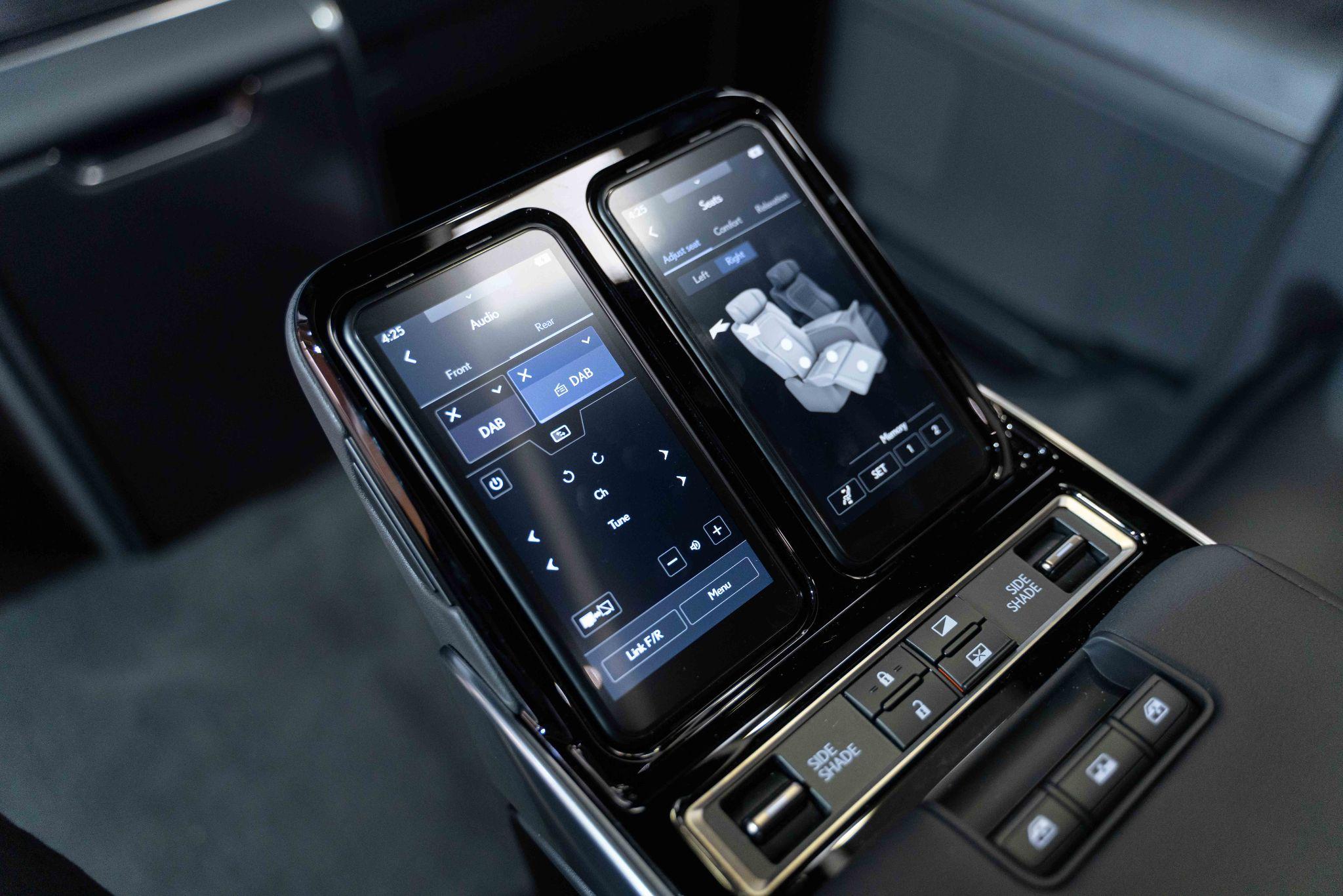 Lexus Lm 2.5 350h Takumi E-CVT AWD Euro 6 (s/s) 5dr 5dr Automatic 2026