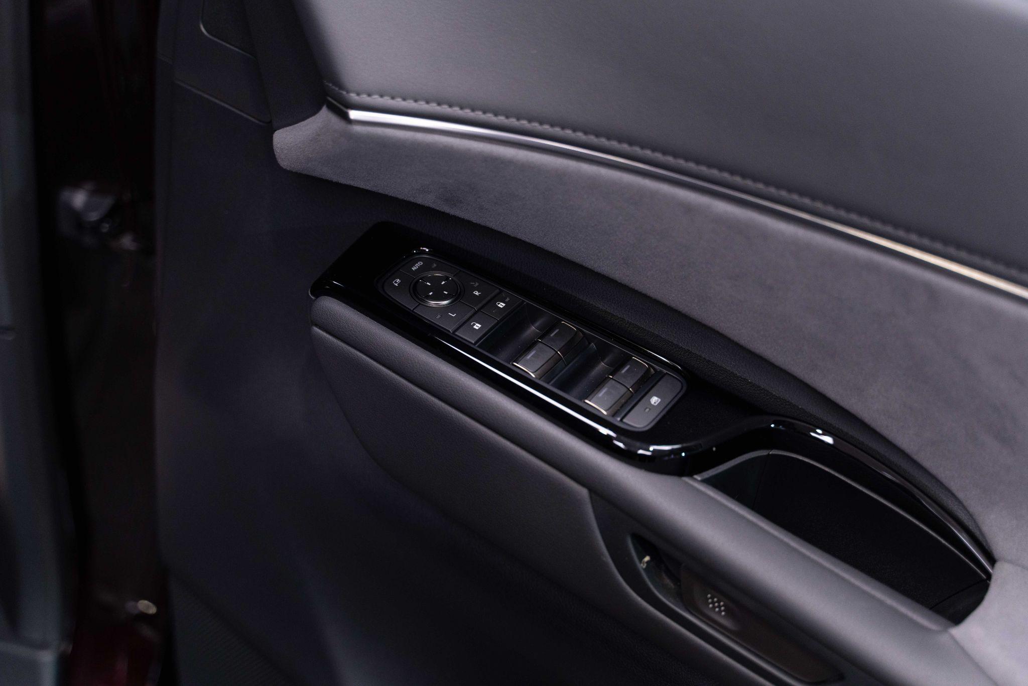 Lexus Lm 2.5 350h Takumi E-CVT AWD Euro 6 (s/s) 5dr 5dr Automatic 2026