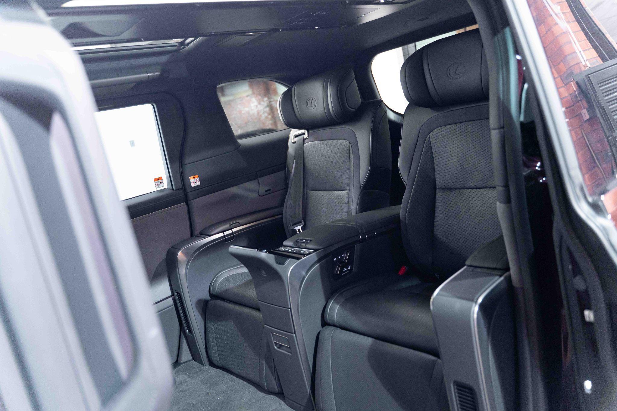 Lexus Lm 2.5 350h Takumi E-CVT AWD Euro 6 (s/s) 5dr 5dr Automatic 2026