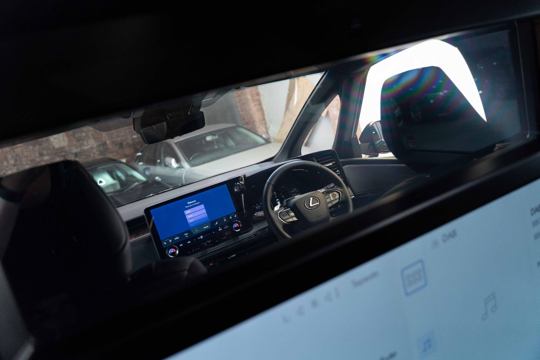 Lexus Lm 2.5 350h Takumi E-CVT AWD Euro 6 (s/s) 5dr 5dr Automatic 2026