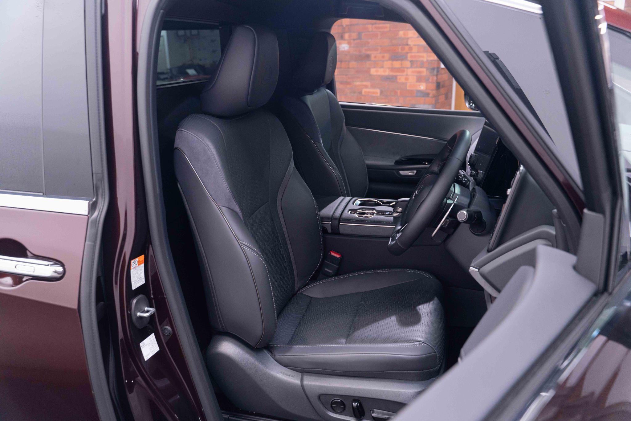 Lexus Lm 2.5 350h Takumi E-CVT AWD Euro 6 (s/s) 5dr 5dr Automatic 2026