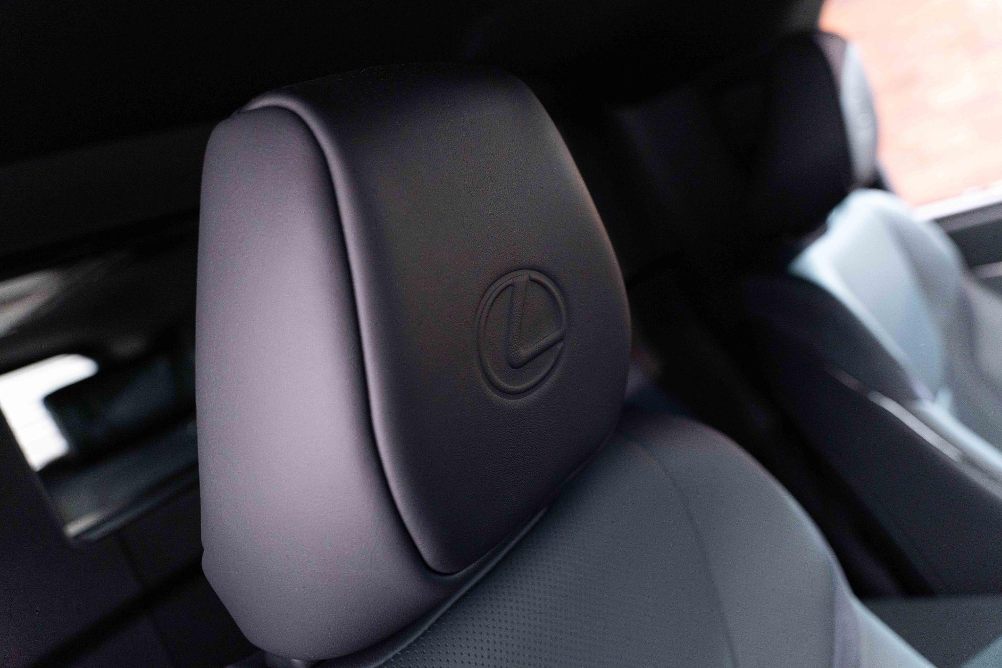 Lexus Lm 2.5 350h Takumi E-CVT AWD Euro 6 (s/s) 5dr 5dr Automatic 2026