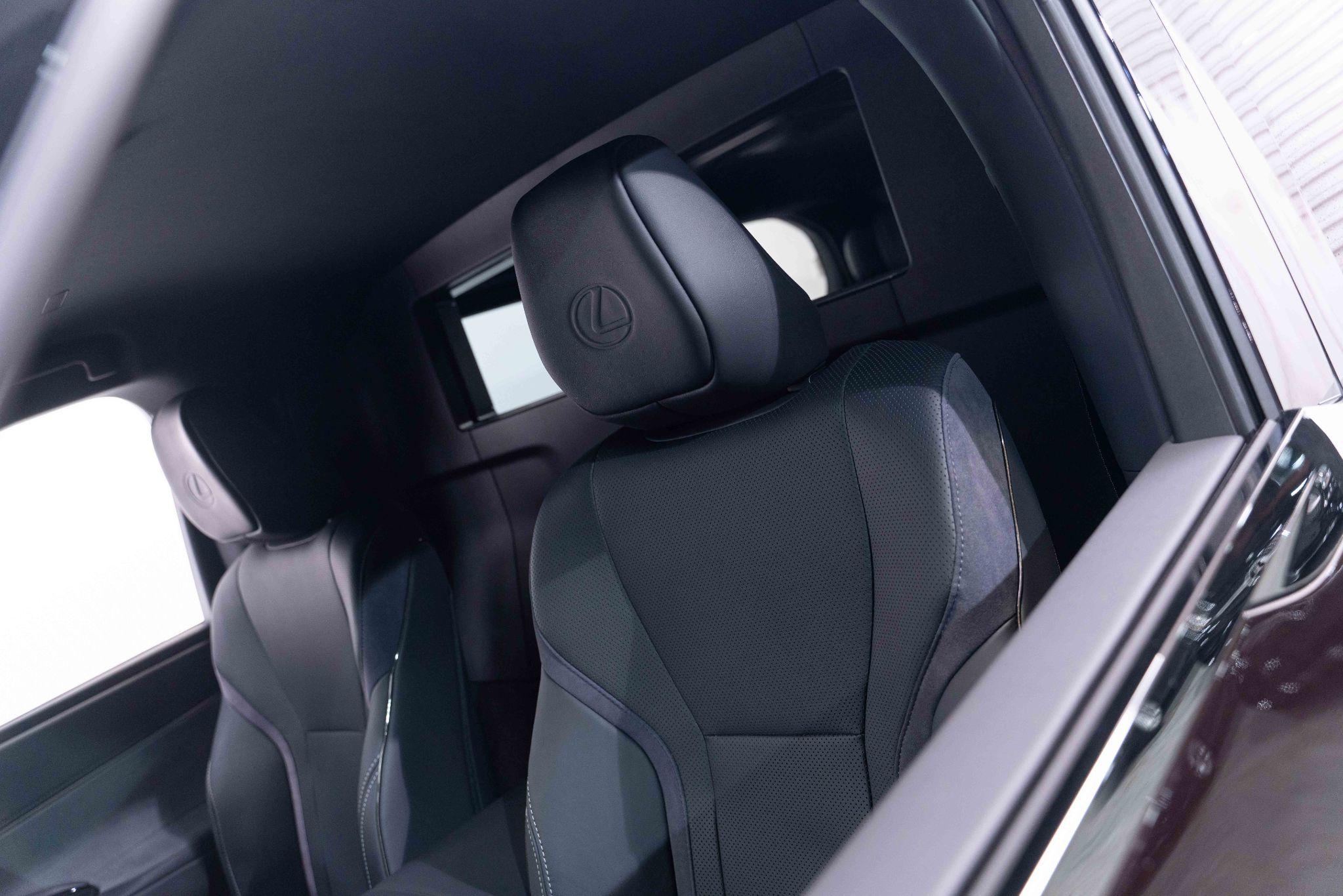 Lexus Lm 2.5 350h Takumi E-CVT AWD Euro 6 (s/s) 5dr 5dr Automatic 2026