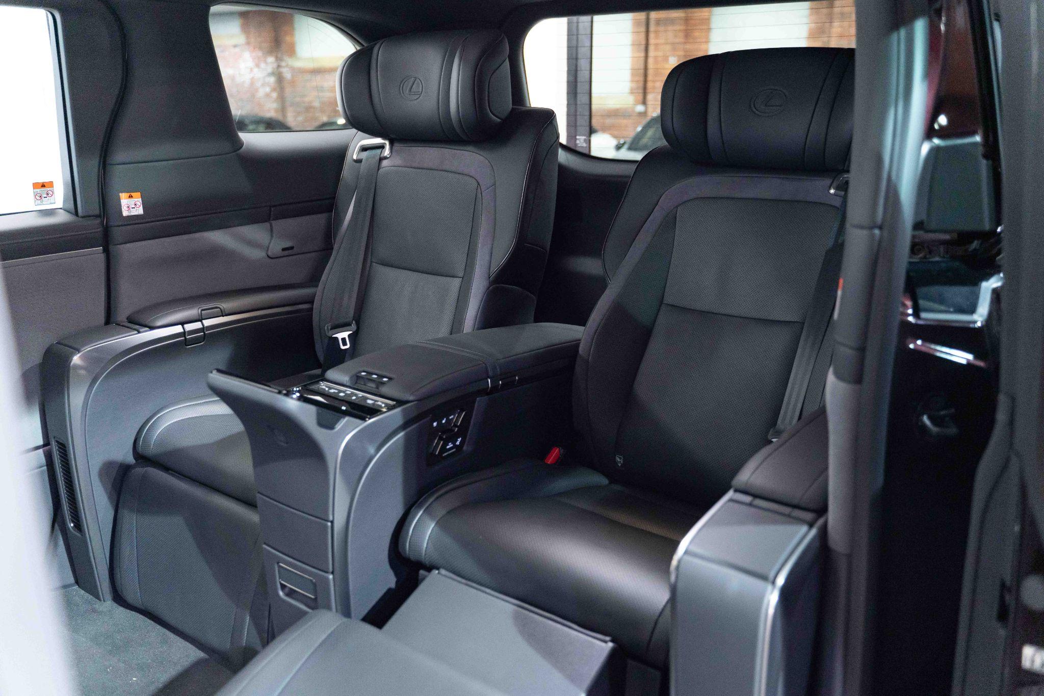 Lexus Lm 2.5 350h Takumi E-CVT AWD Euro 6 (s/s) 5dr 5dr Automatic 2026